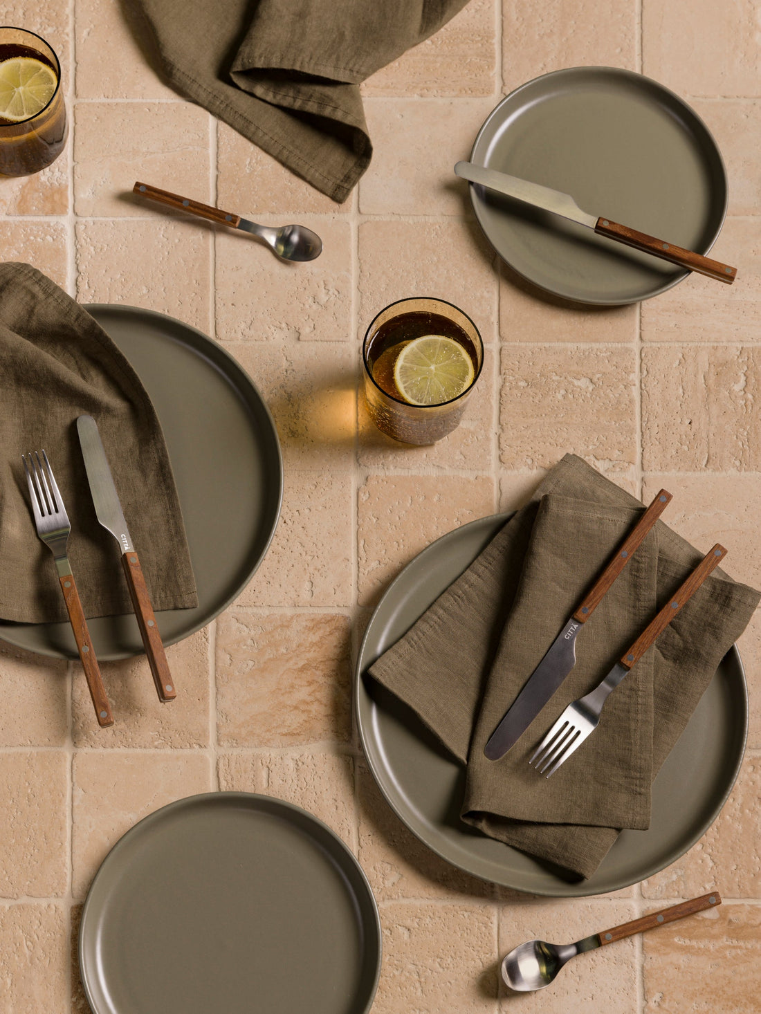 Kitchen & Dining