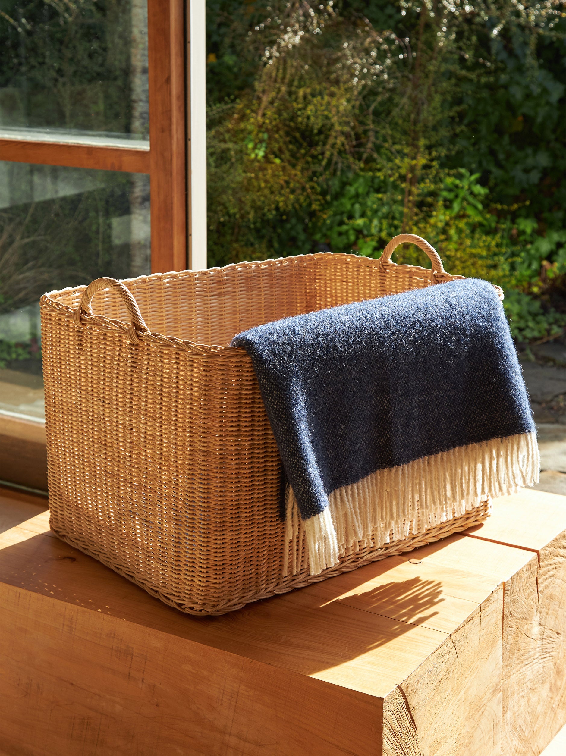 Wool Throw Navy / 130x180cm