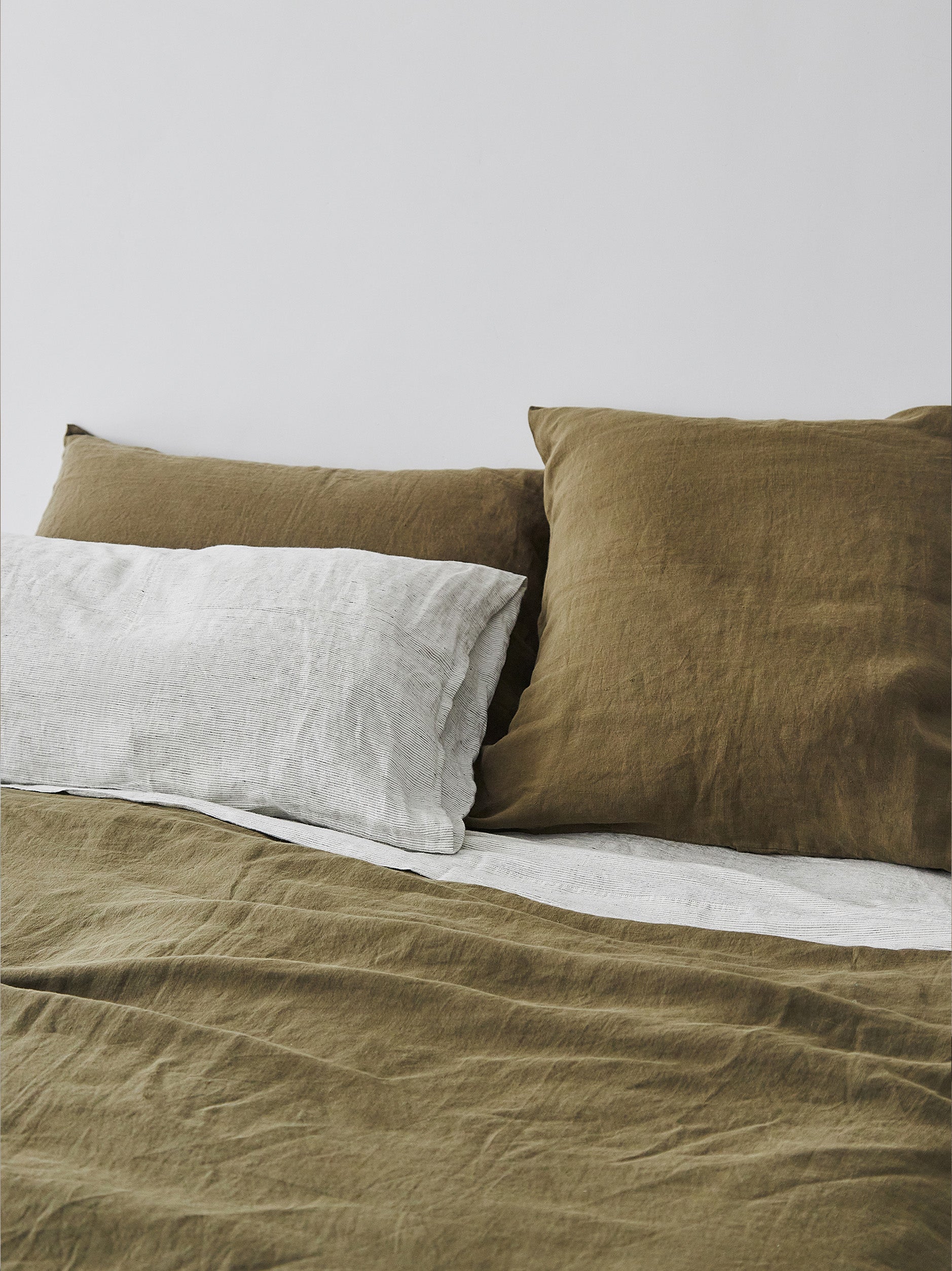 Pinstripe Linen Pillowcase PR Pepper/Chalk / Pillowcase Pair