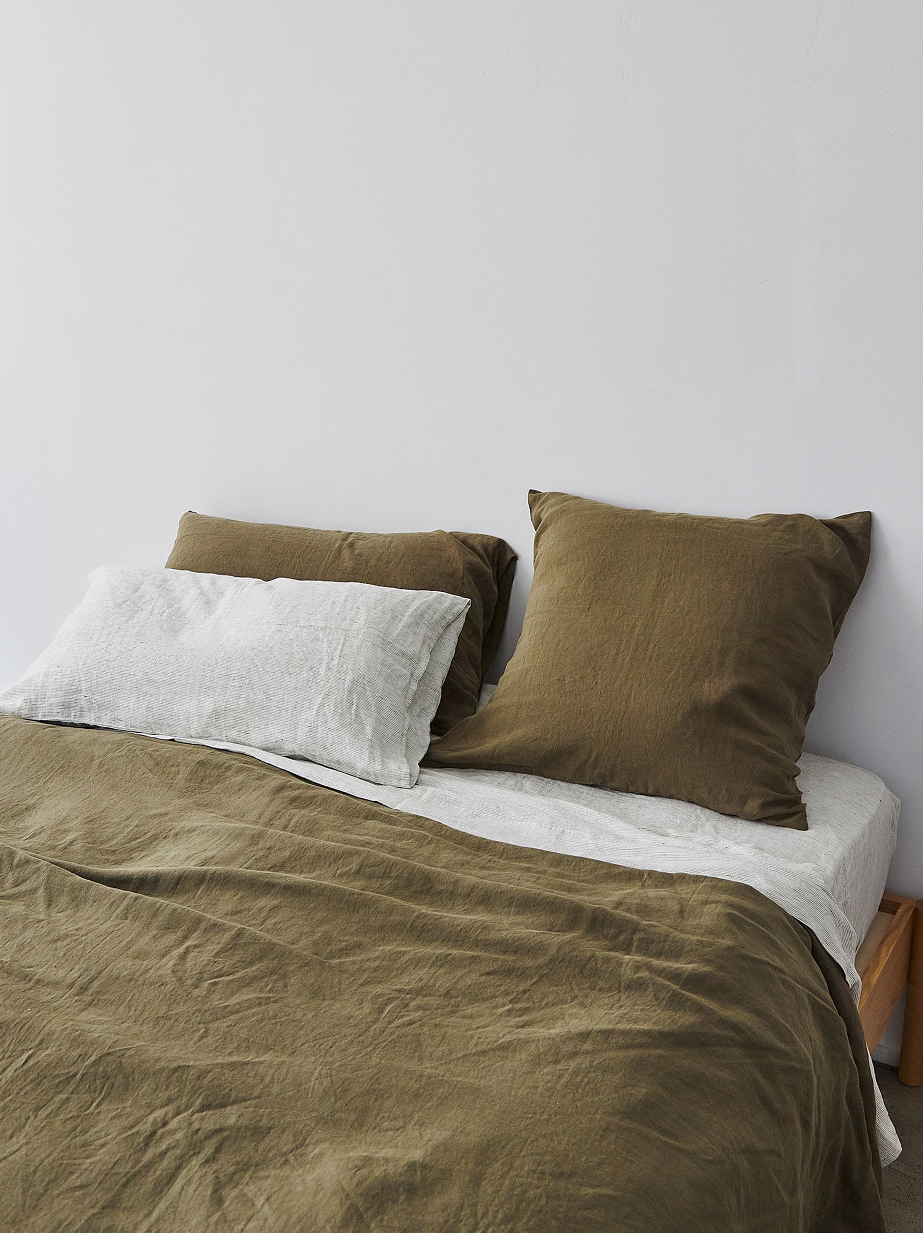 Pinstripe Linen Pillowcase PR Pepper/Chalk / Pillowcase Pair