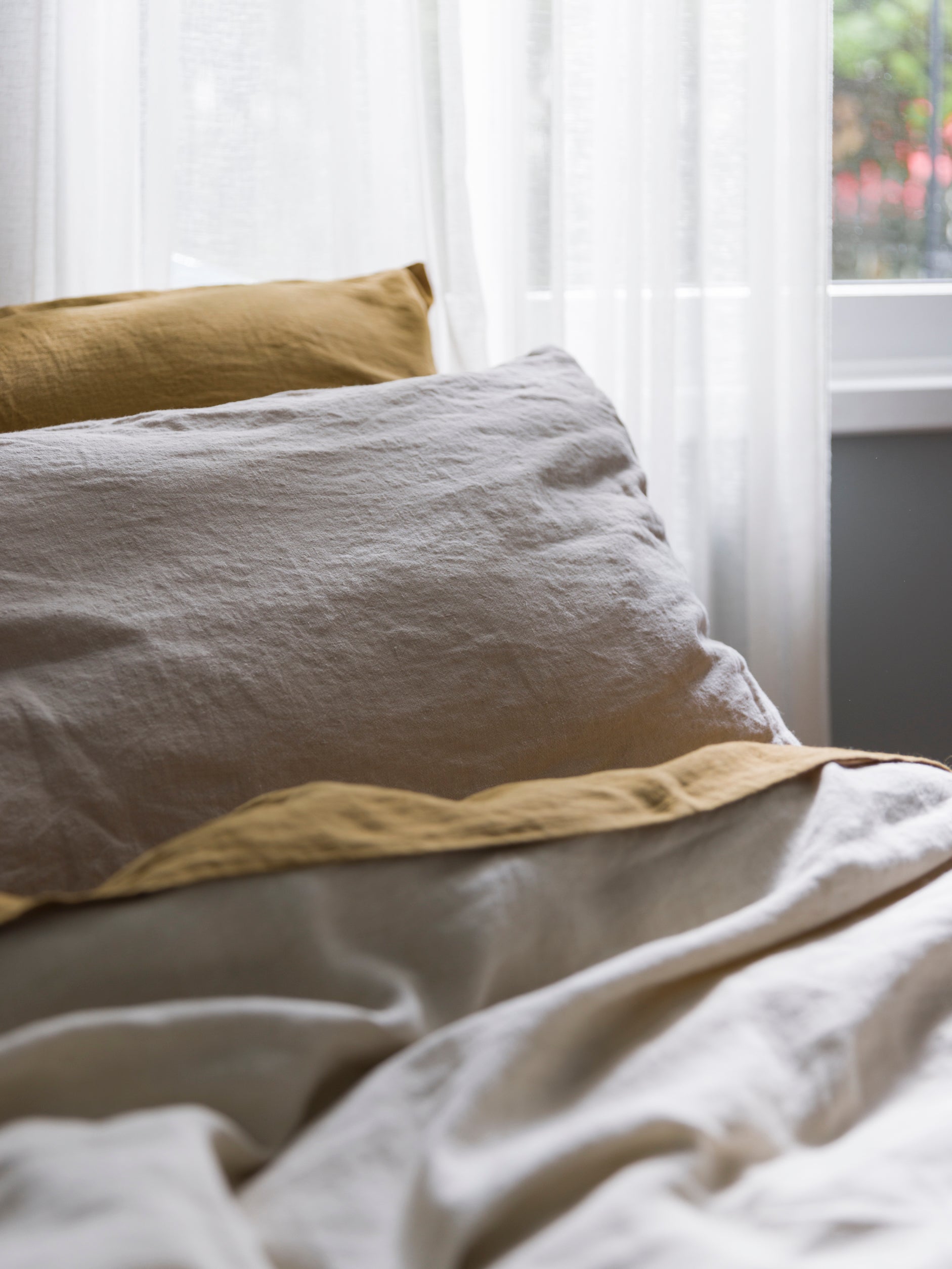 Chambray Linen Lodge Pillowcase Pair Oatmeal / Lodge Pillowcase Pair
