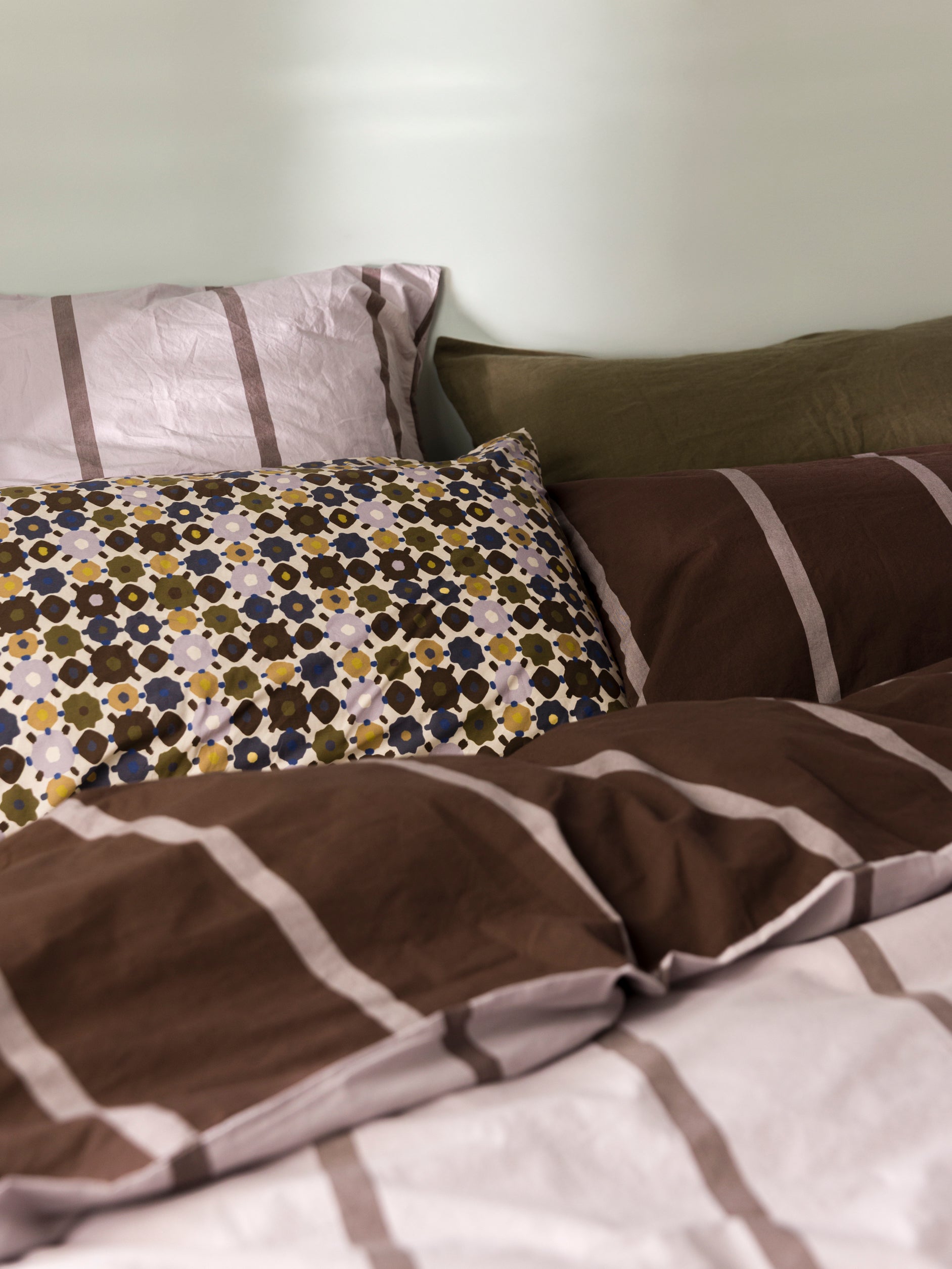 Lisbon Pillowcase Pair Pansy/Multi / Pillowcase Pair