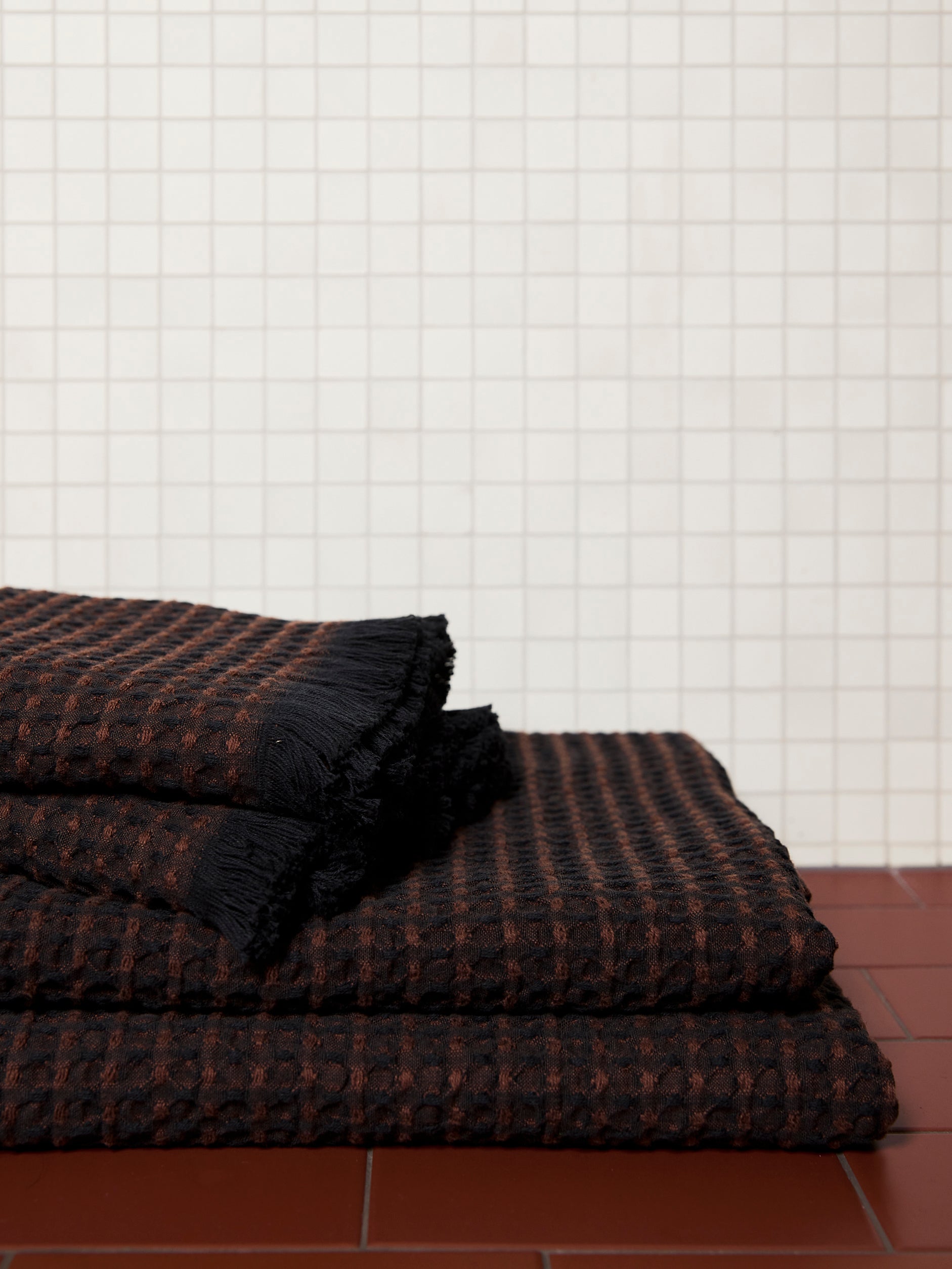 Aalto Bath Towel Range Midnight/Mahogany / Bath Sheet