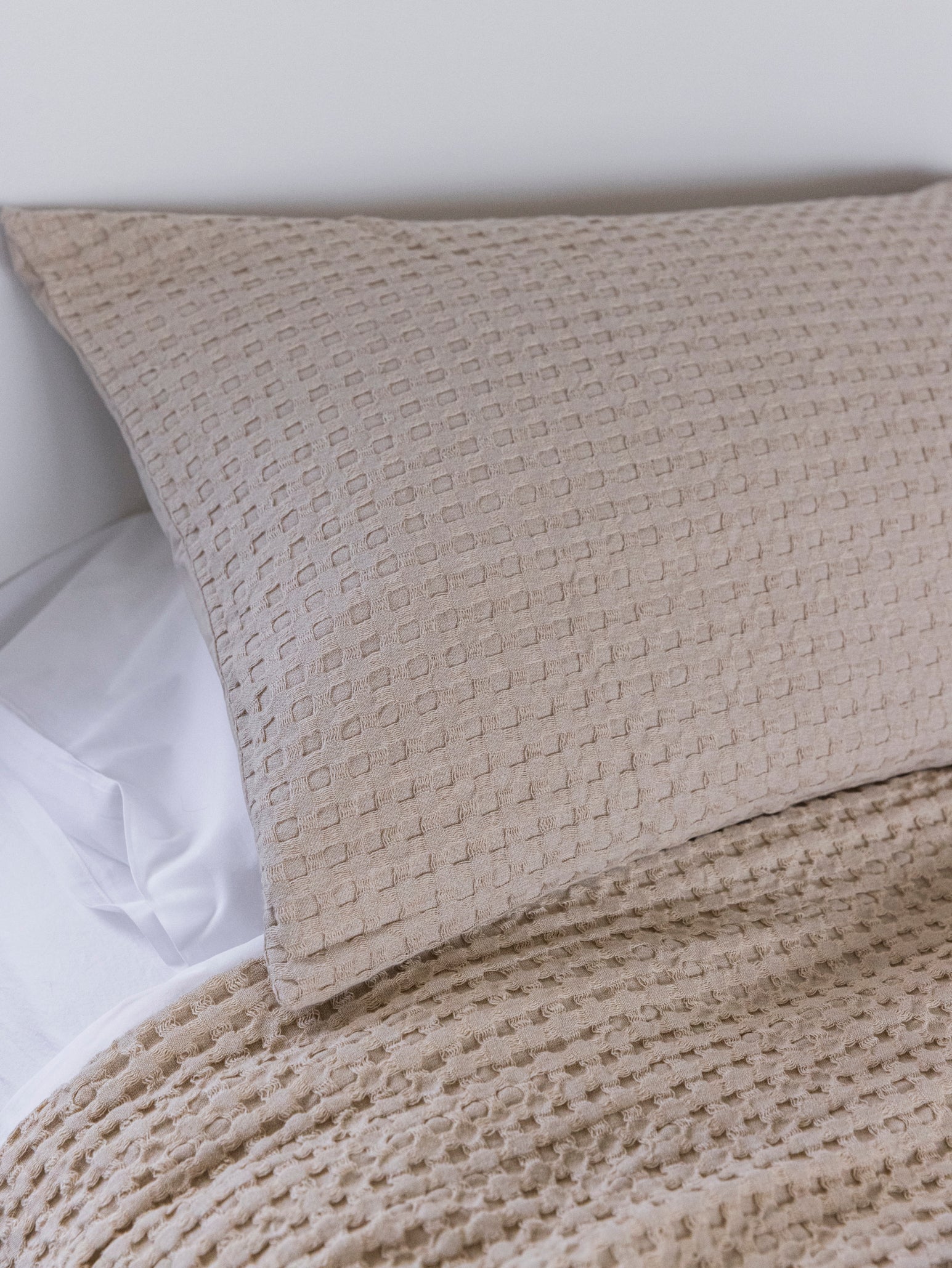 Textured Waffle Lodge Pillowcase PR Natural / Lodge Pillowcase Pair