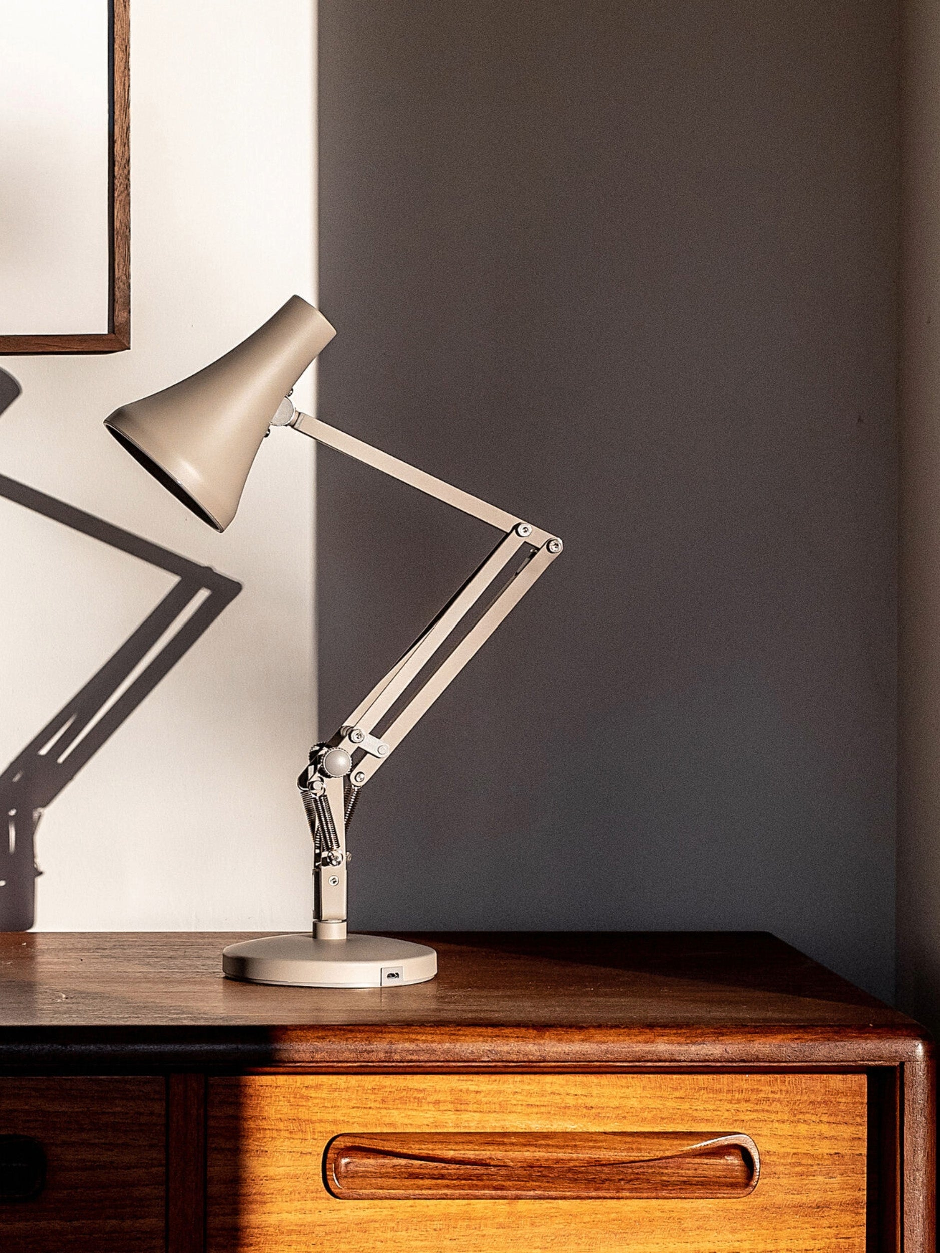 Anglepoise 90 Mini Mini USB Desk Lamp Biscuit Beige / (max. reach 53cmh)