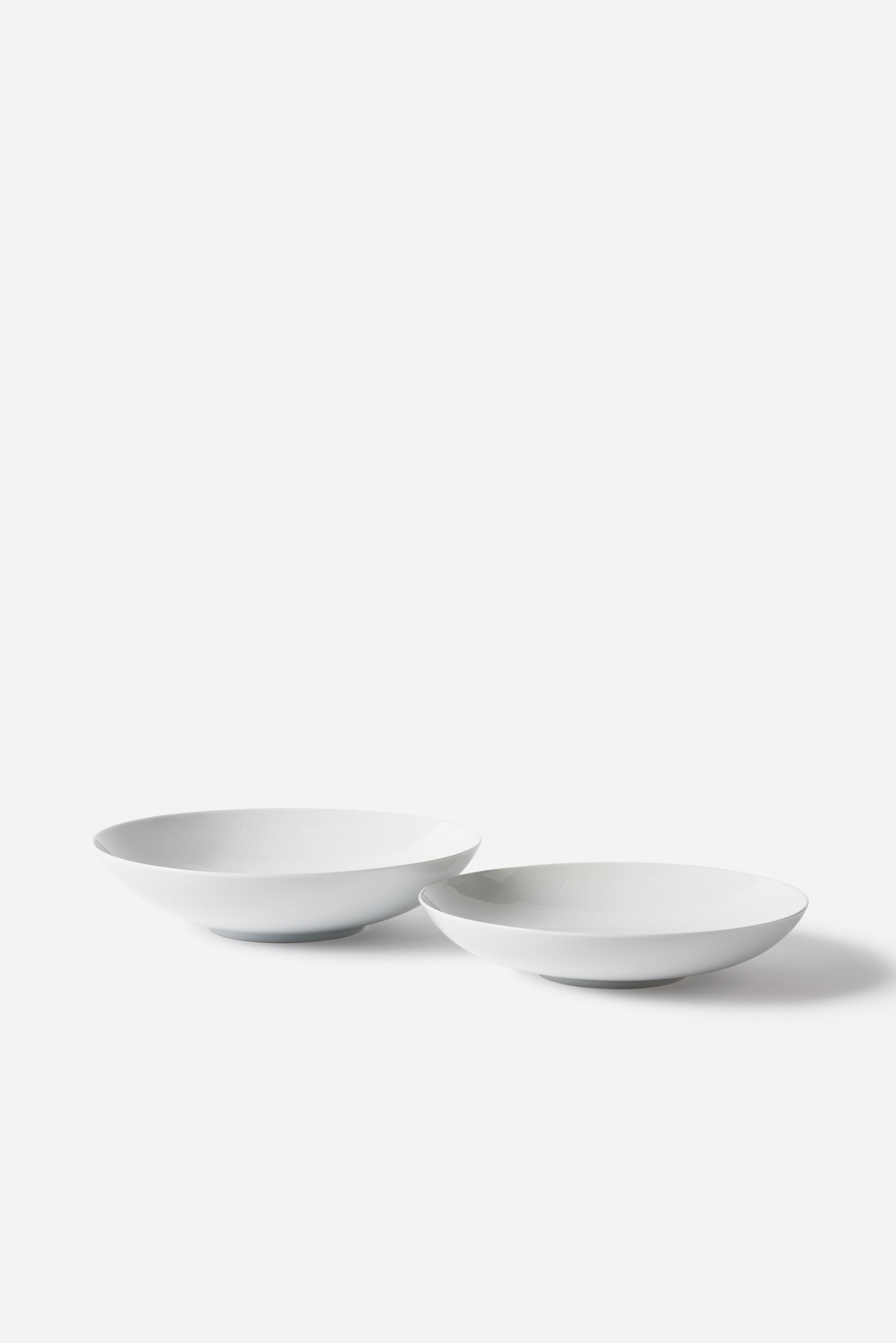 Porcelain Shallow Bowl White / Medium