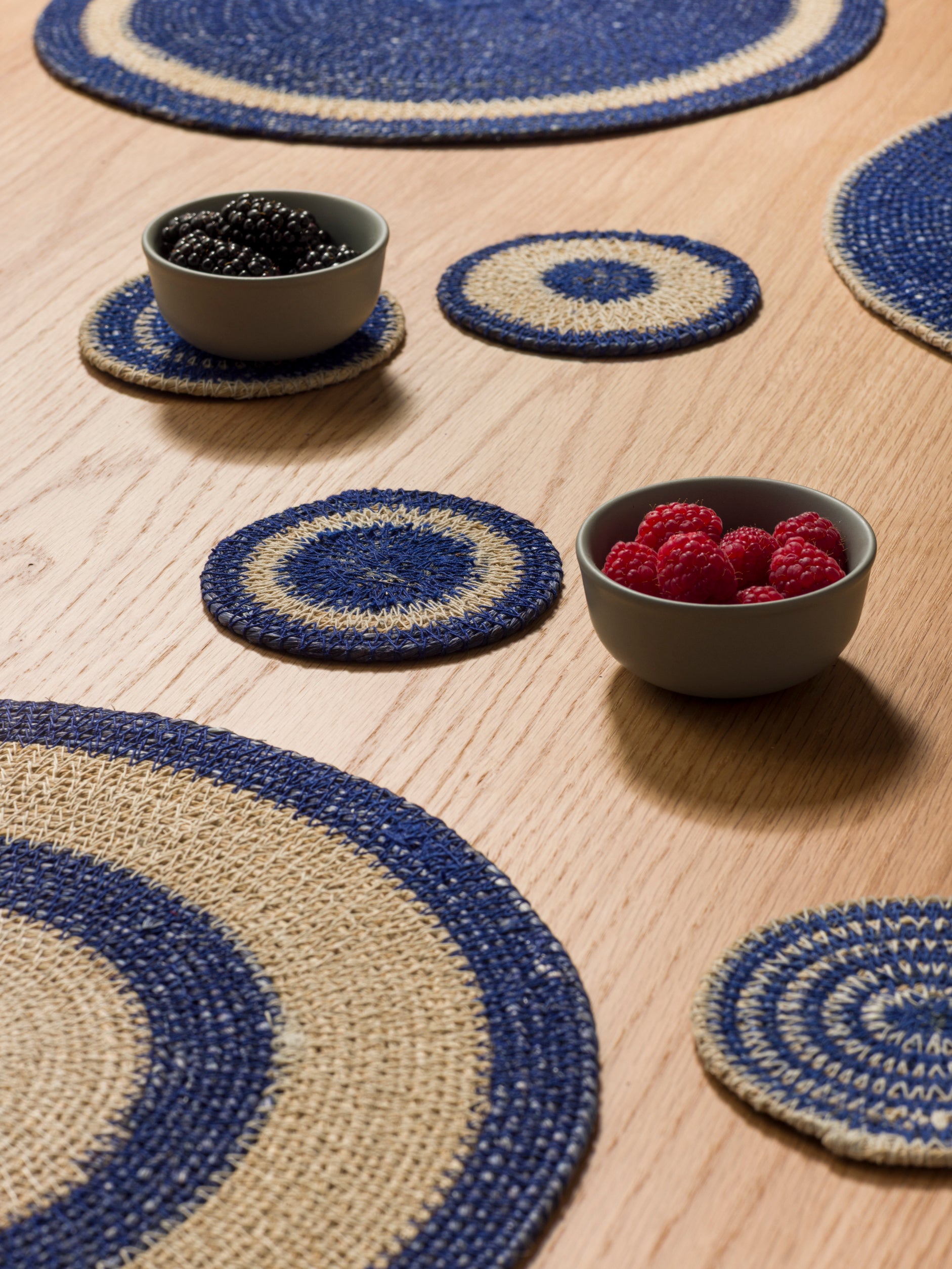 Agora Woven Coaster Set/4 Cobalt/Natural / 10cmdia