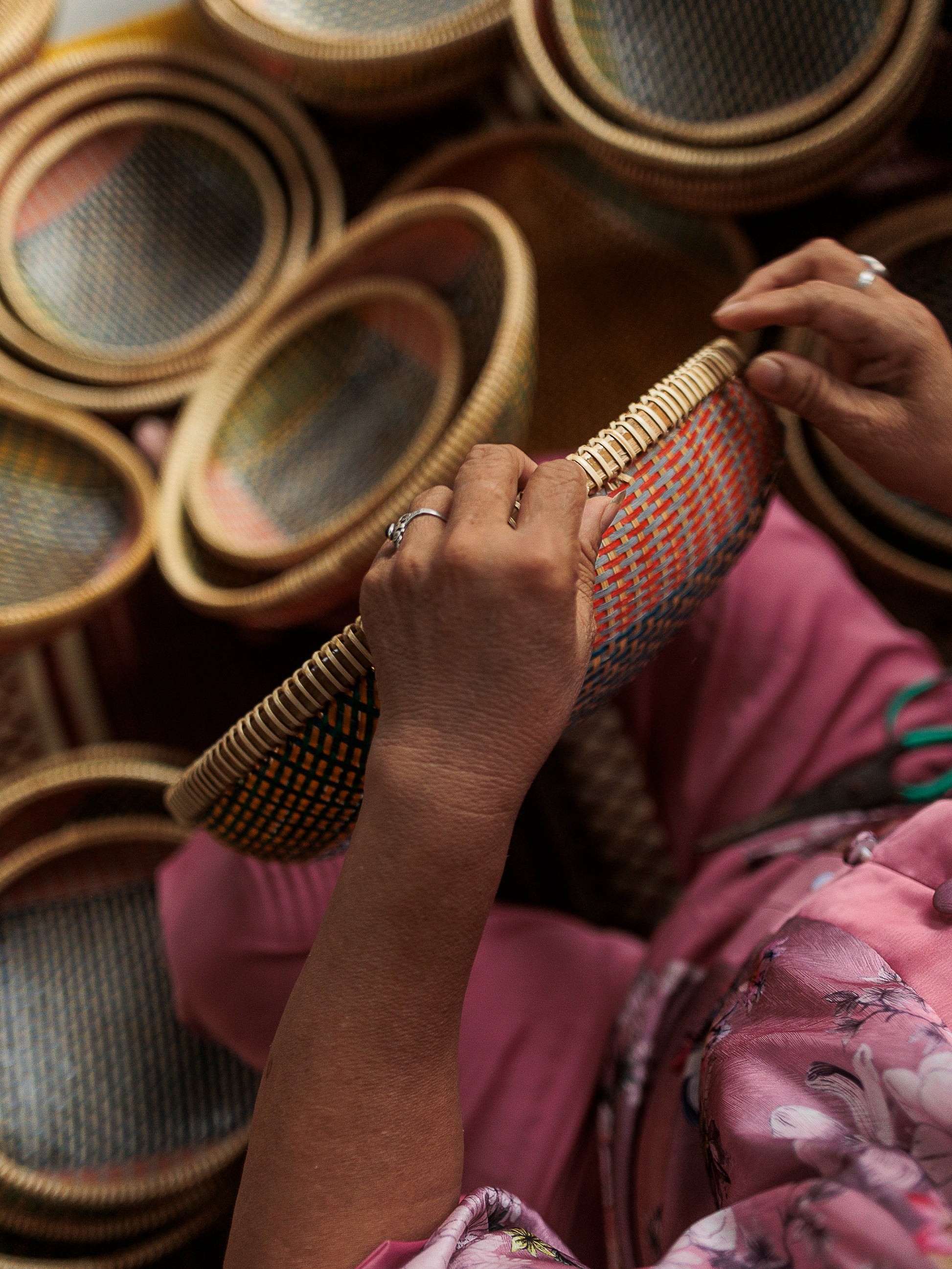 Thao Woven Basket Blue/Multi / Small