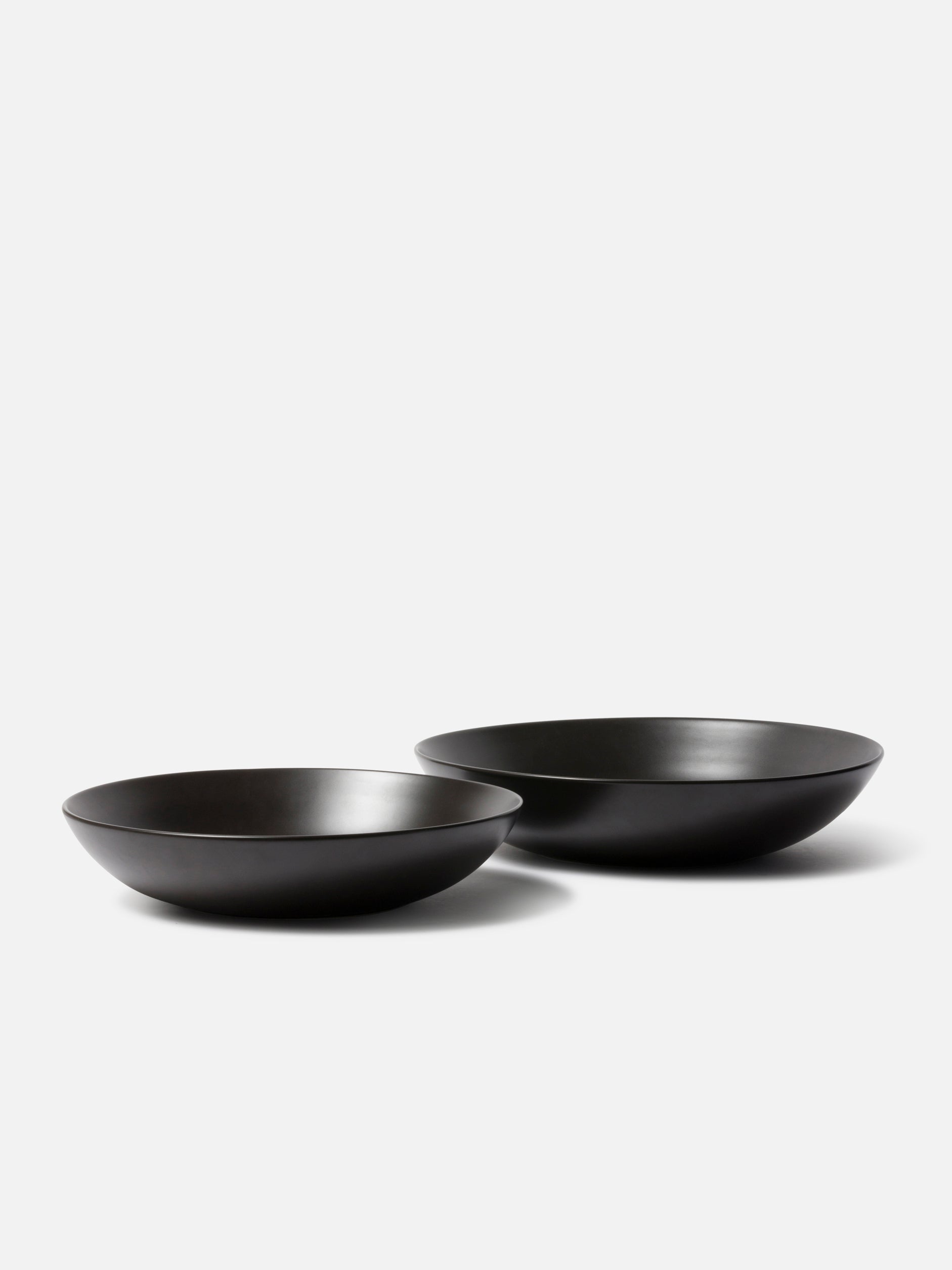 Stoneware Low Bowl Matte Black / Large