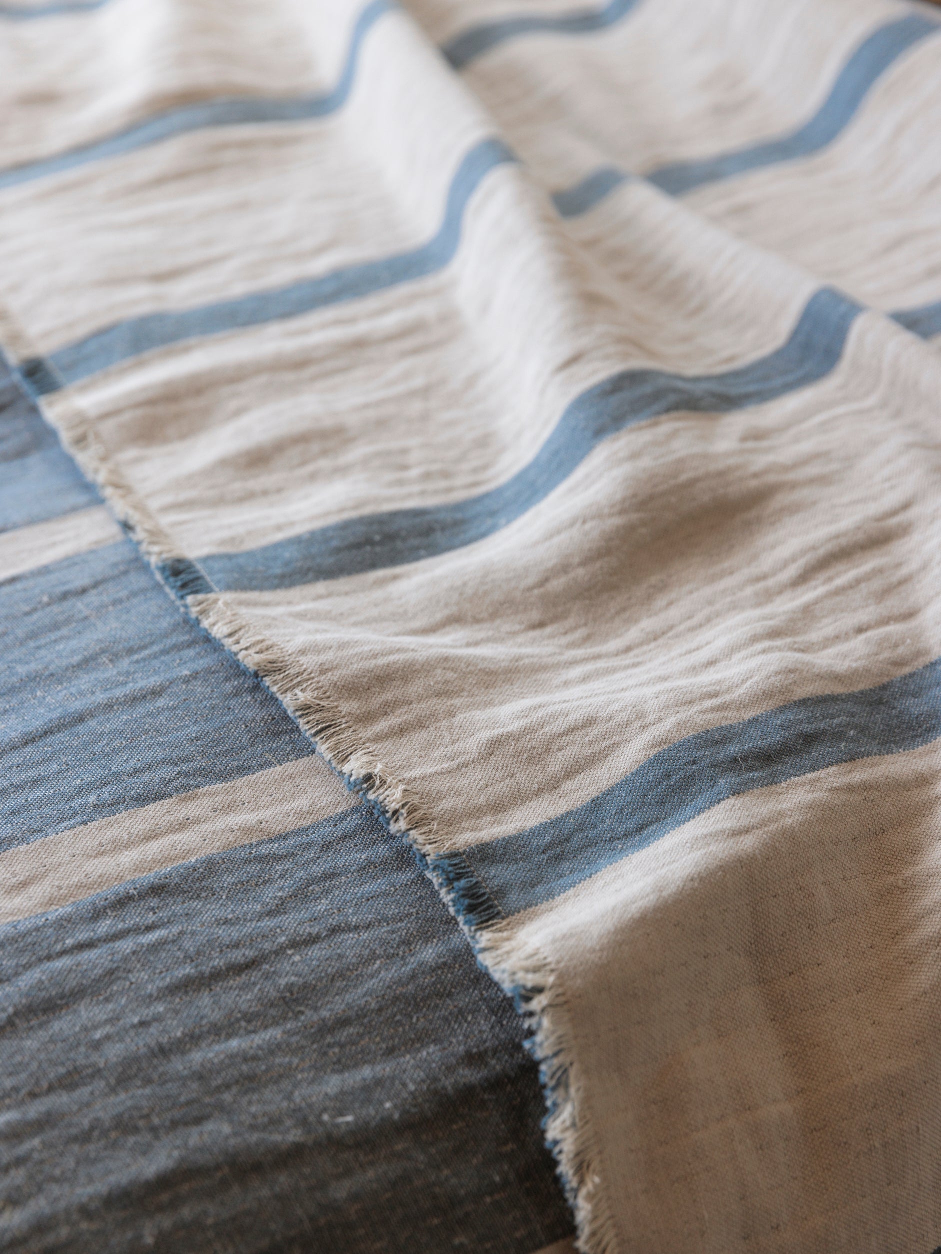 Carnival Bedspread Natural/Air Force Blue / King/Super King