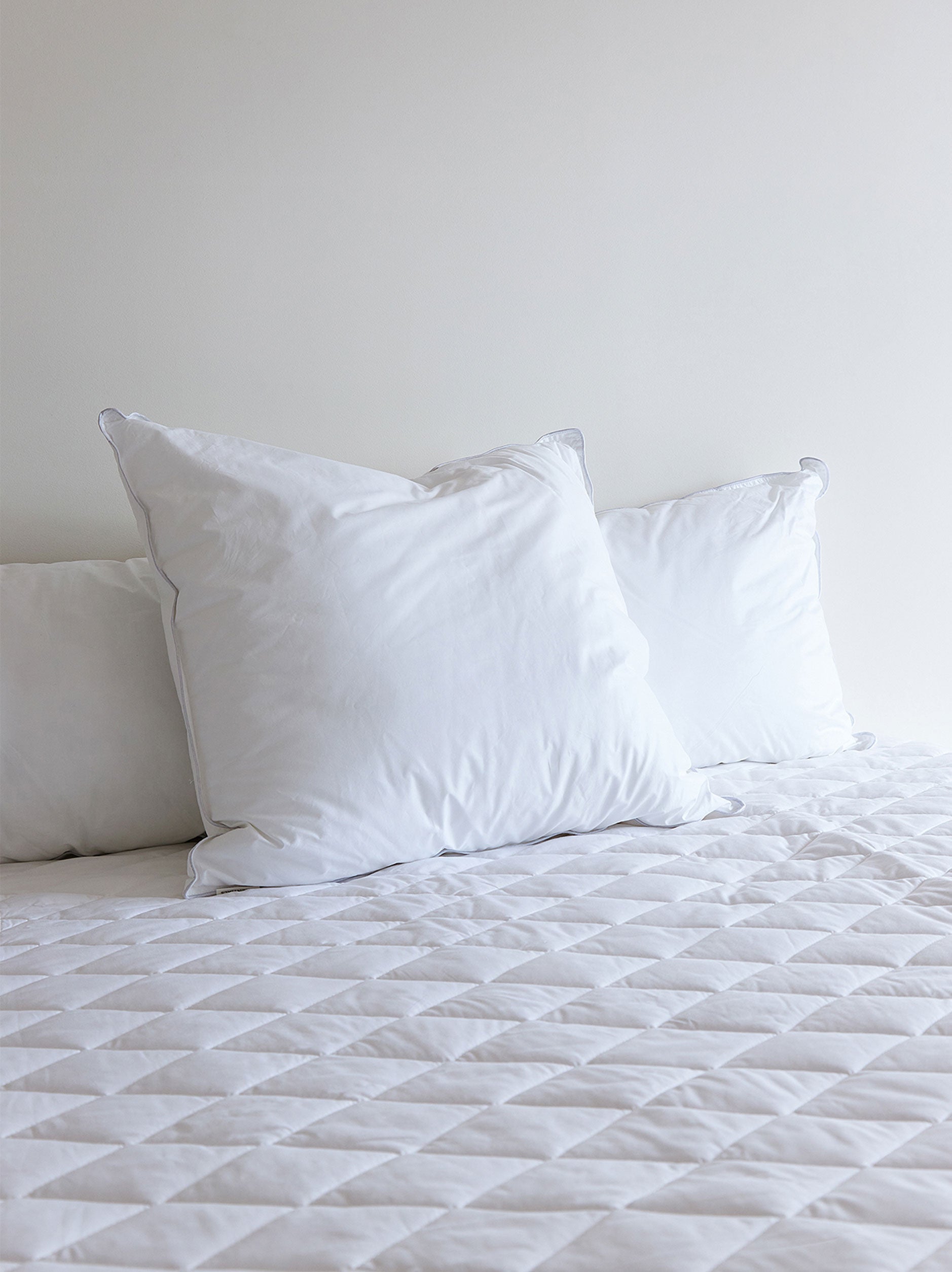 Microfibre Pillow Inner Firm (1200g) White / Euro