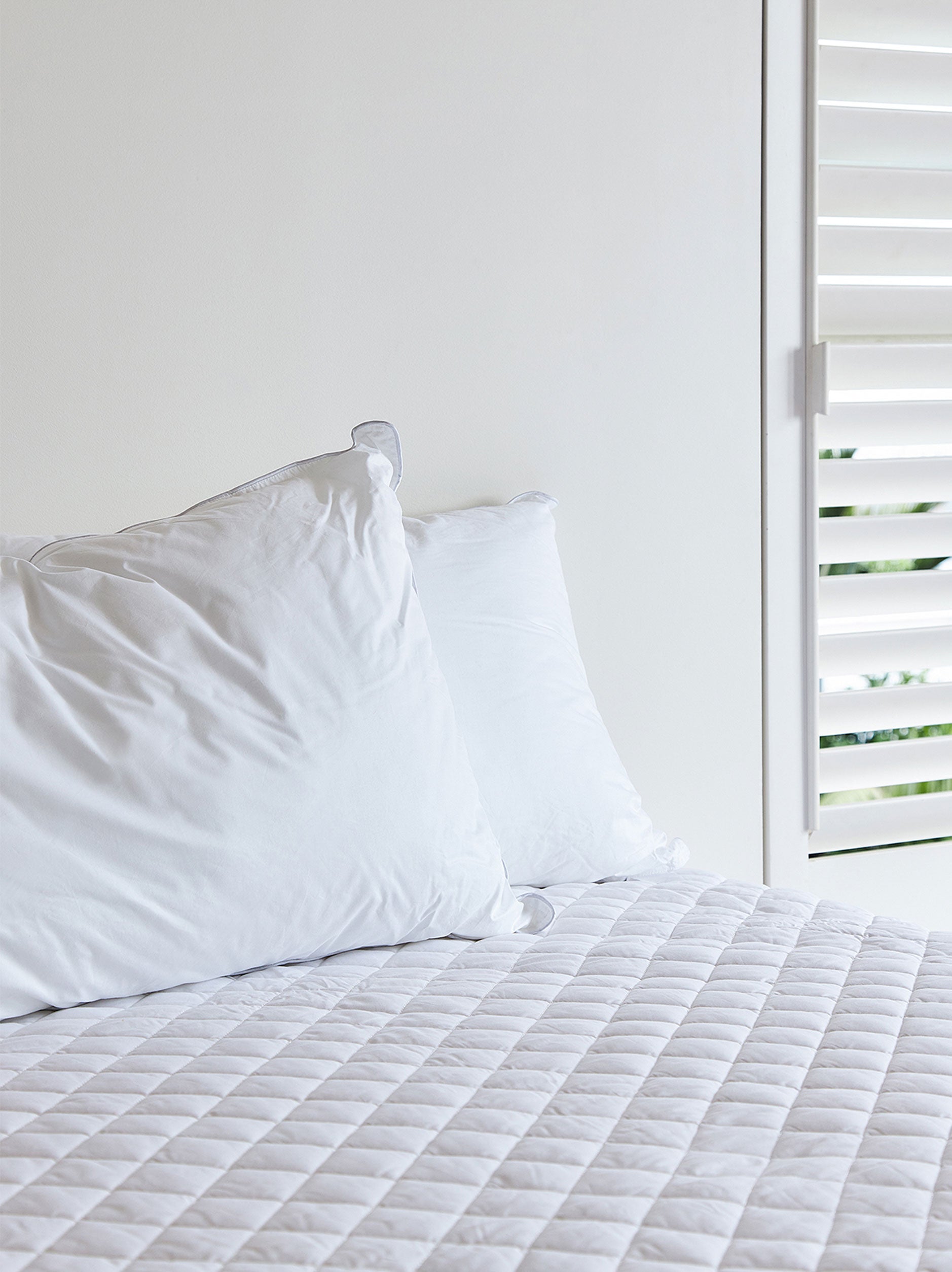 Microfibre Pillow Inner Extra Firm White / 90x50cm