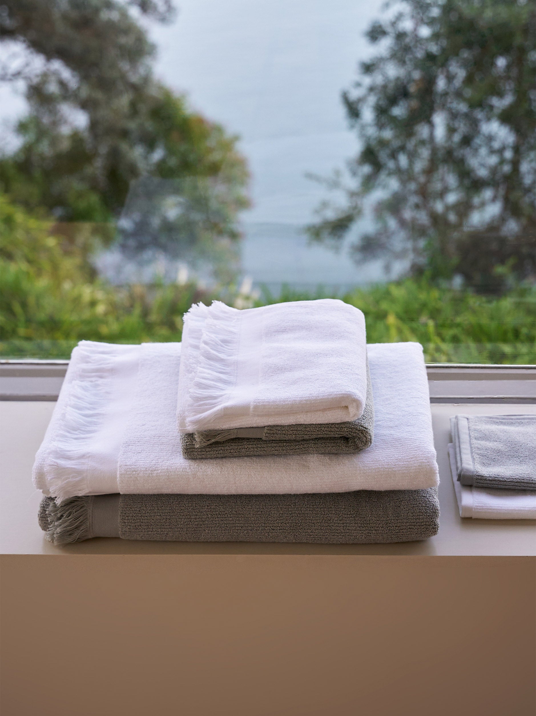 Ribbed Hand Towel Puddle / Hand Towel