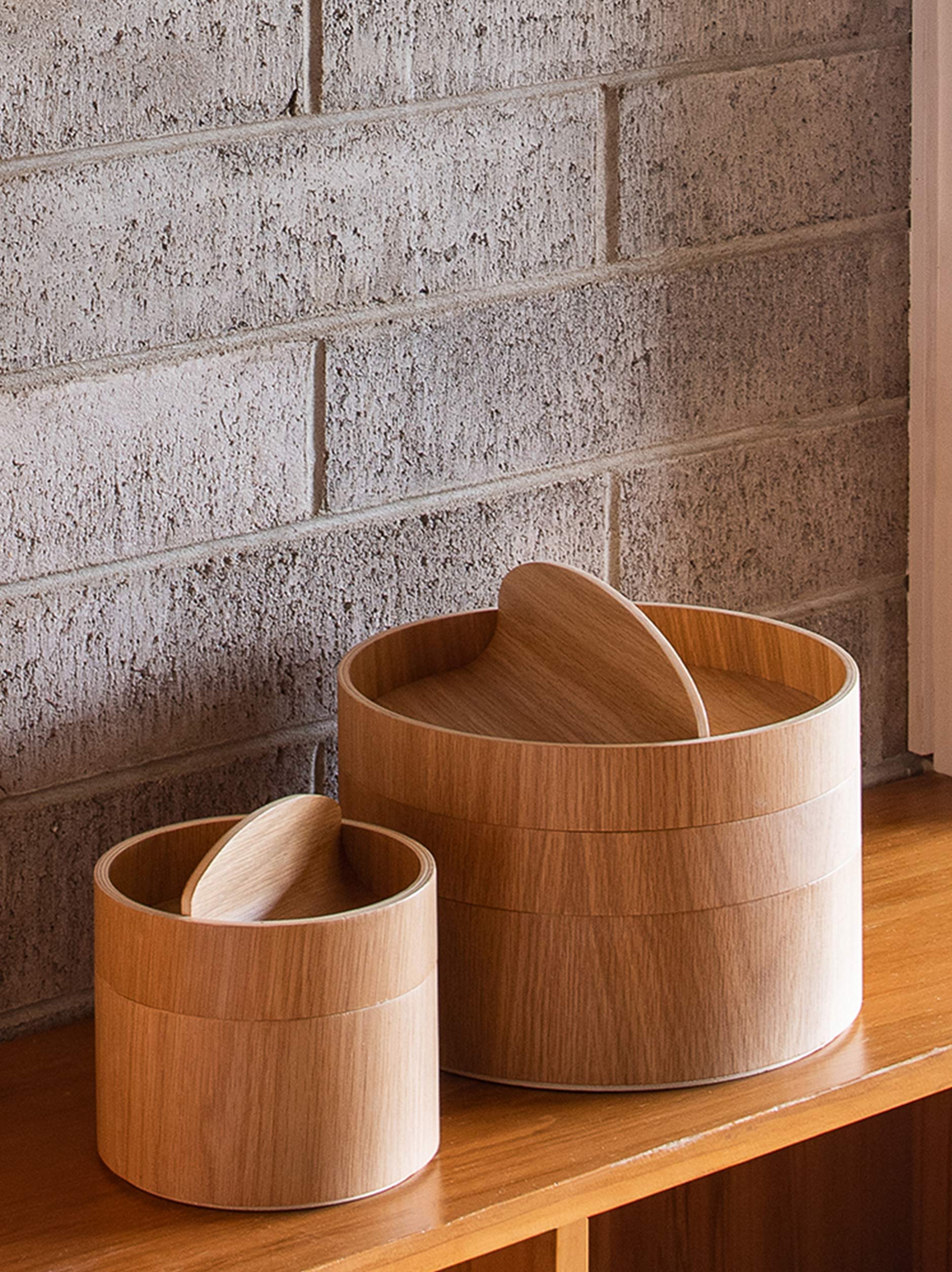 Gaussian 3 Tier Vessel Natural Oak / Large