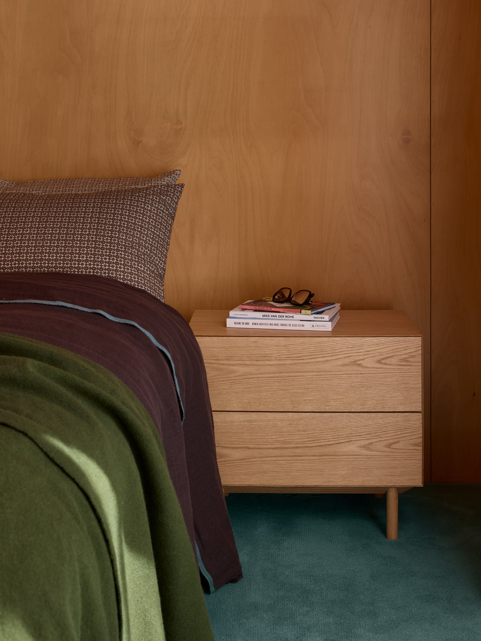 Compound Bedside Cabinet Oak / One Size