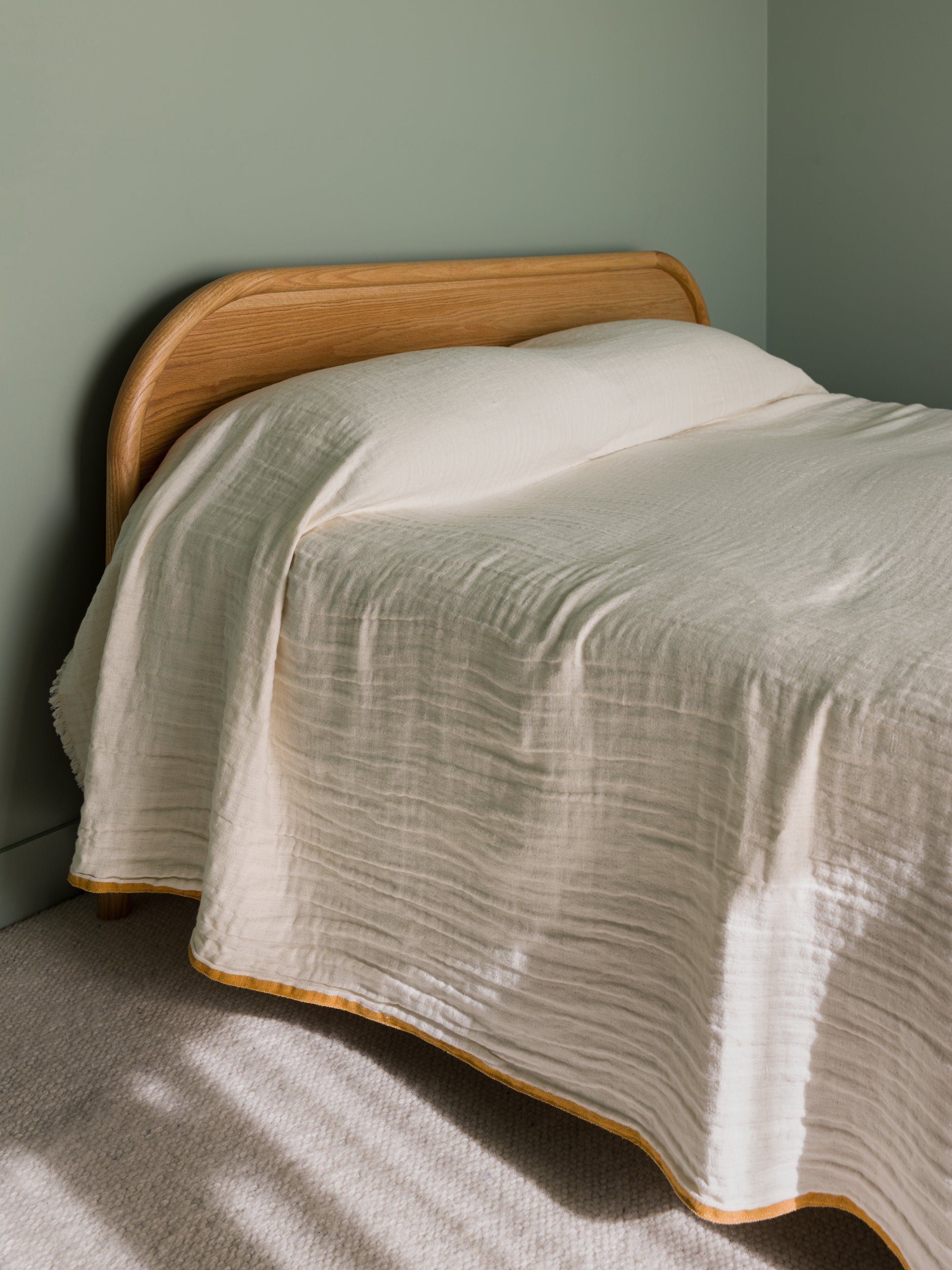 Arc Bed Natural / Queen