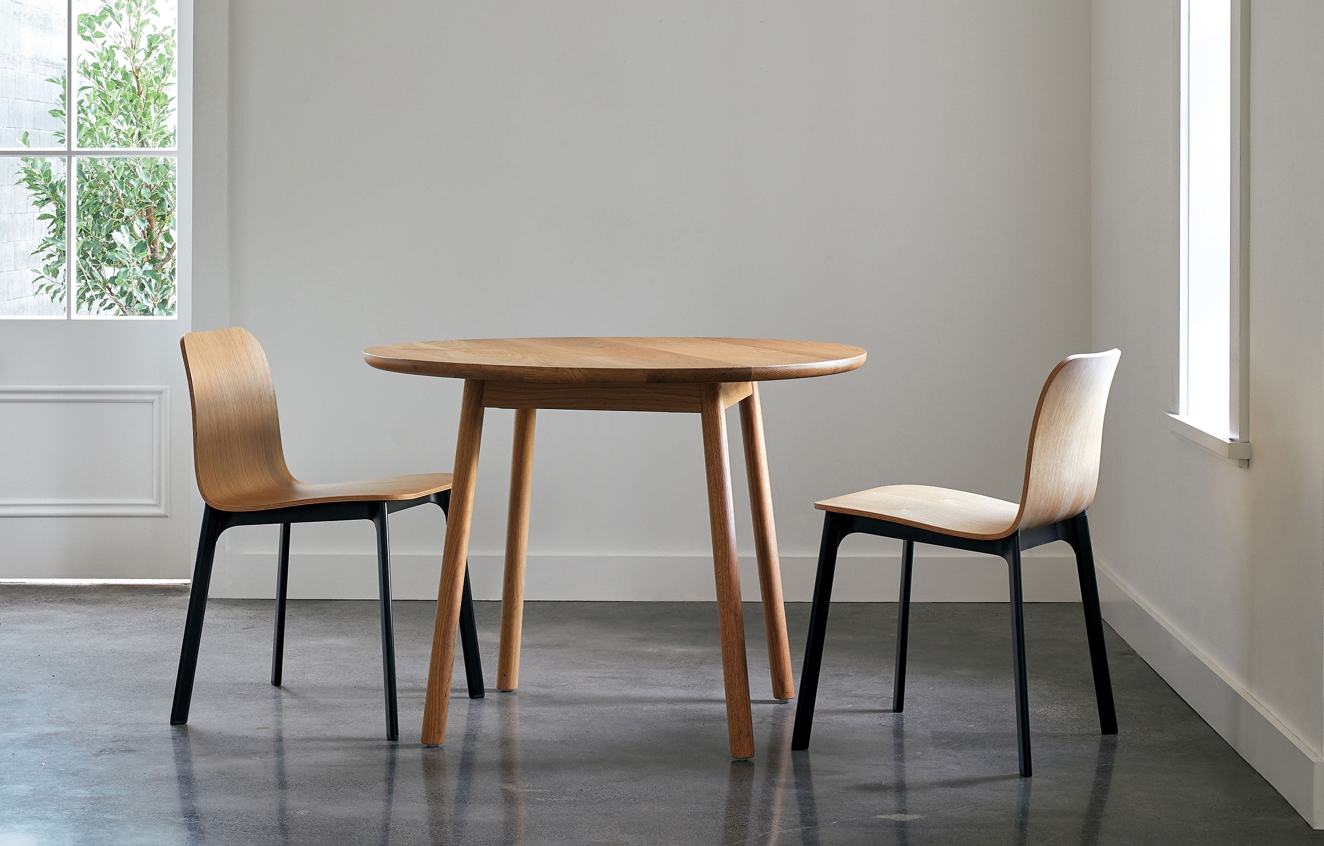 Radial Round Dining Table Oak / One Size