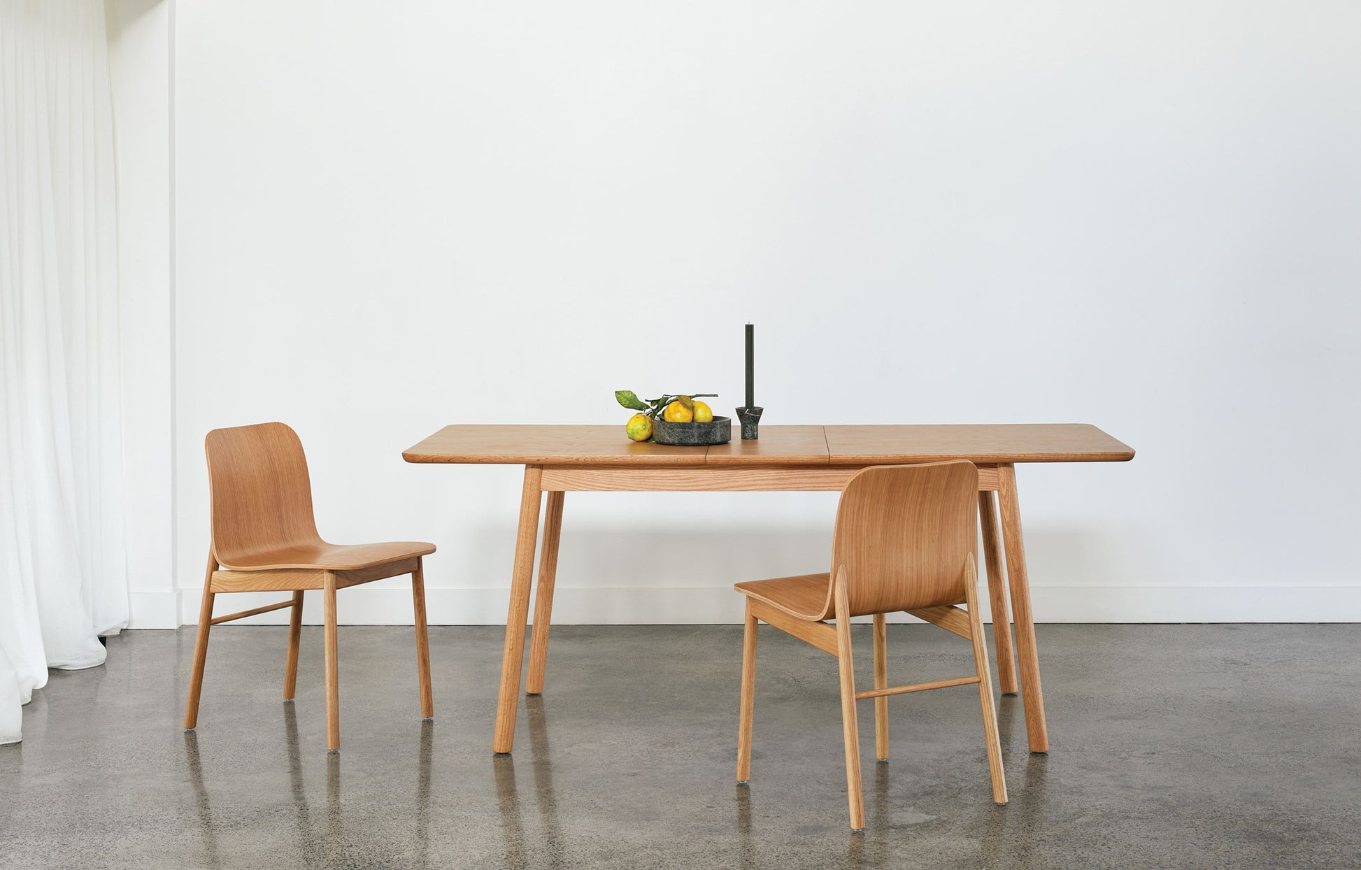 Radial Extendable Table Oak / One Size