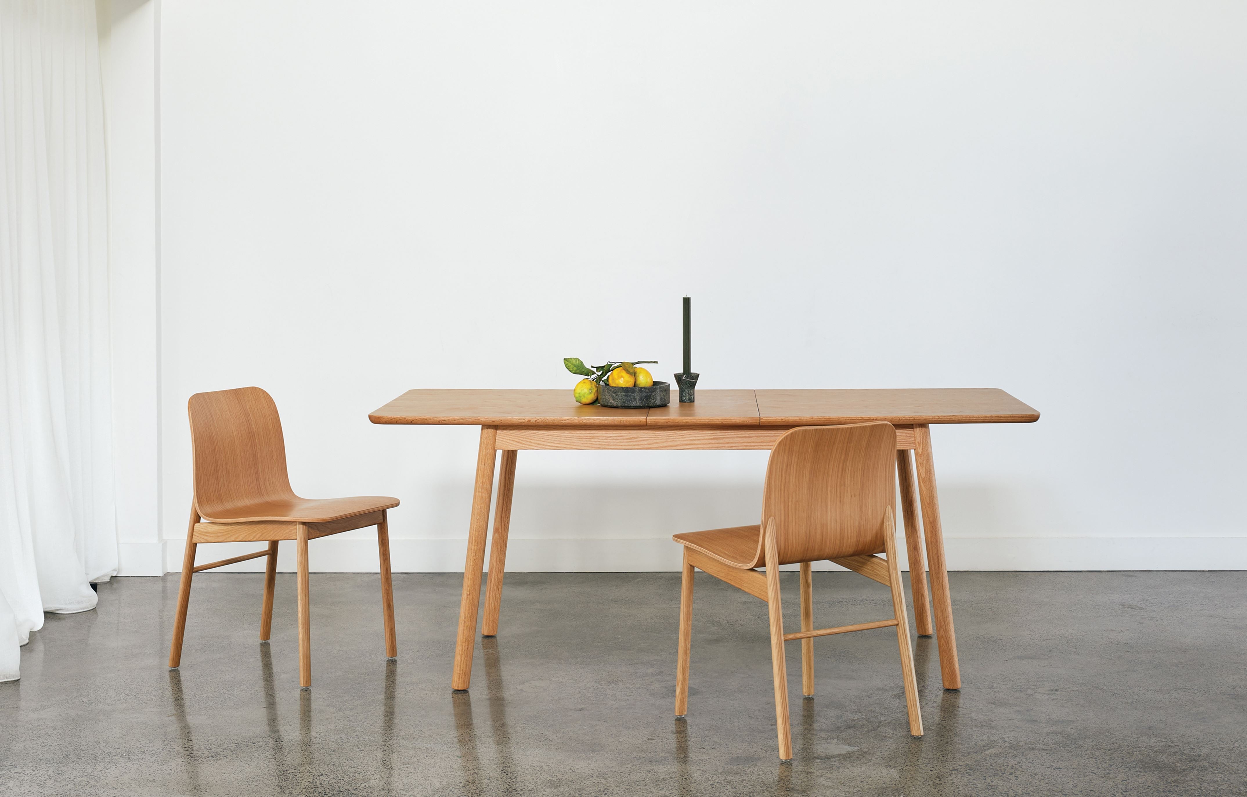 Radial Extendable Table Oak / One Size