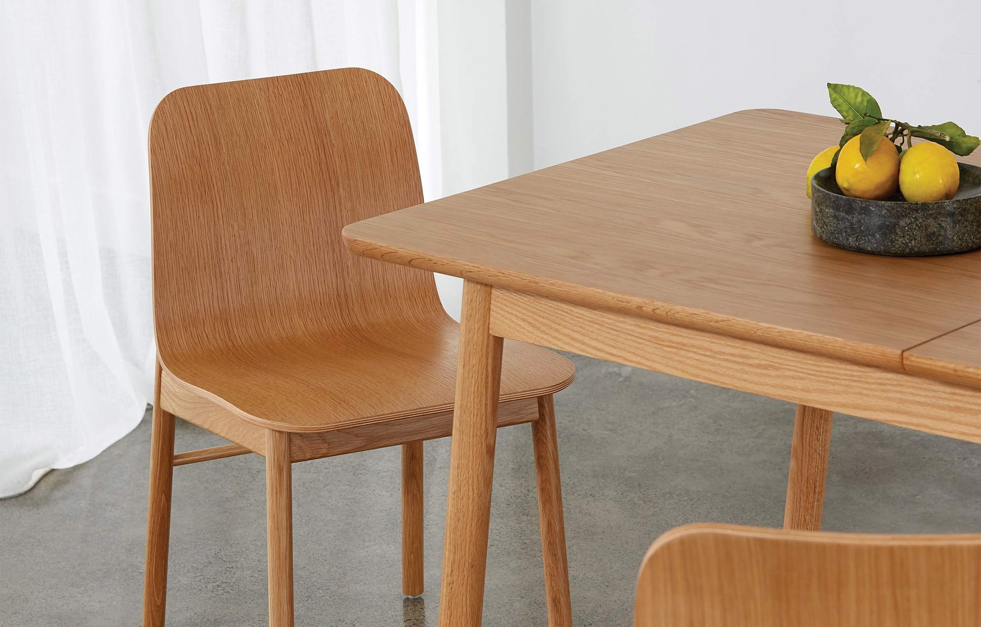 Radial Extendable Table Oak / One Size