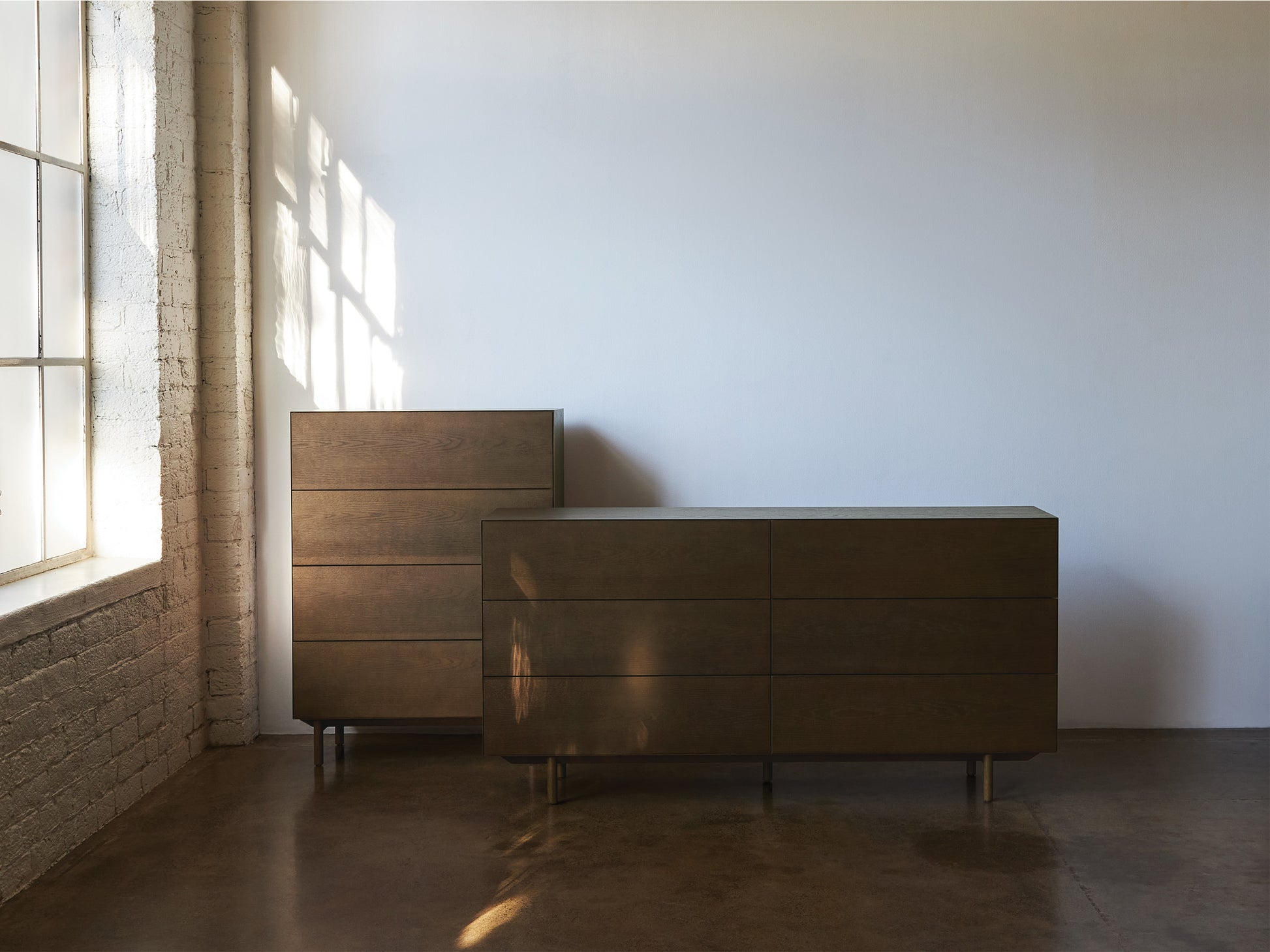 Compound Lowboy Smoked Oak / One Size