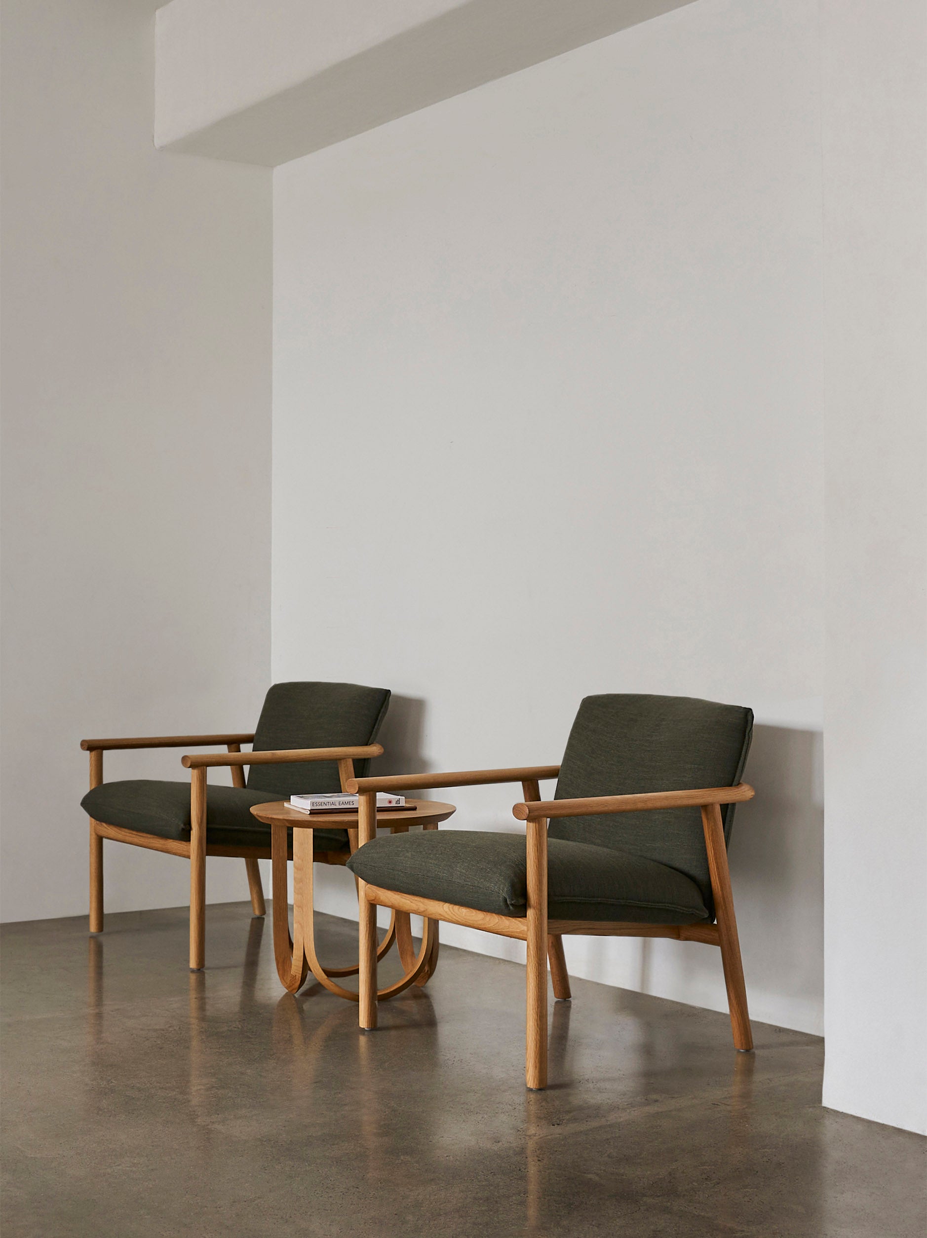 Label Armchair Low Oak/Olive / Low