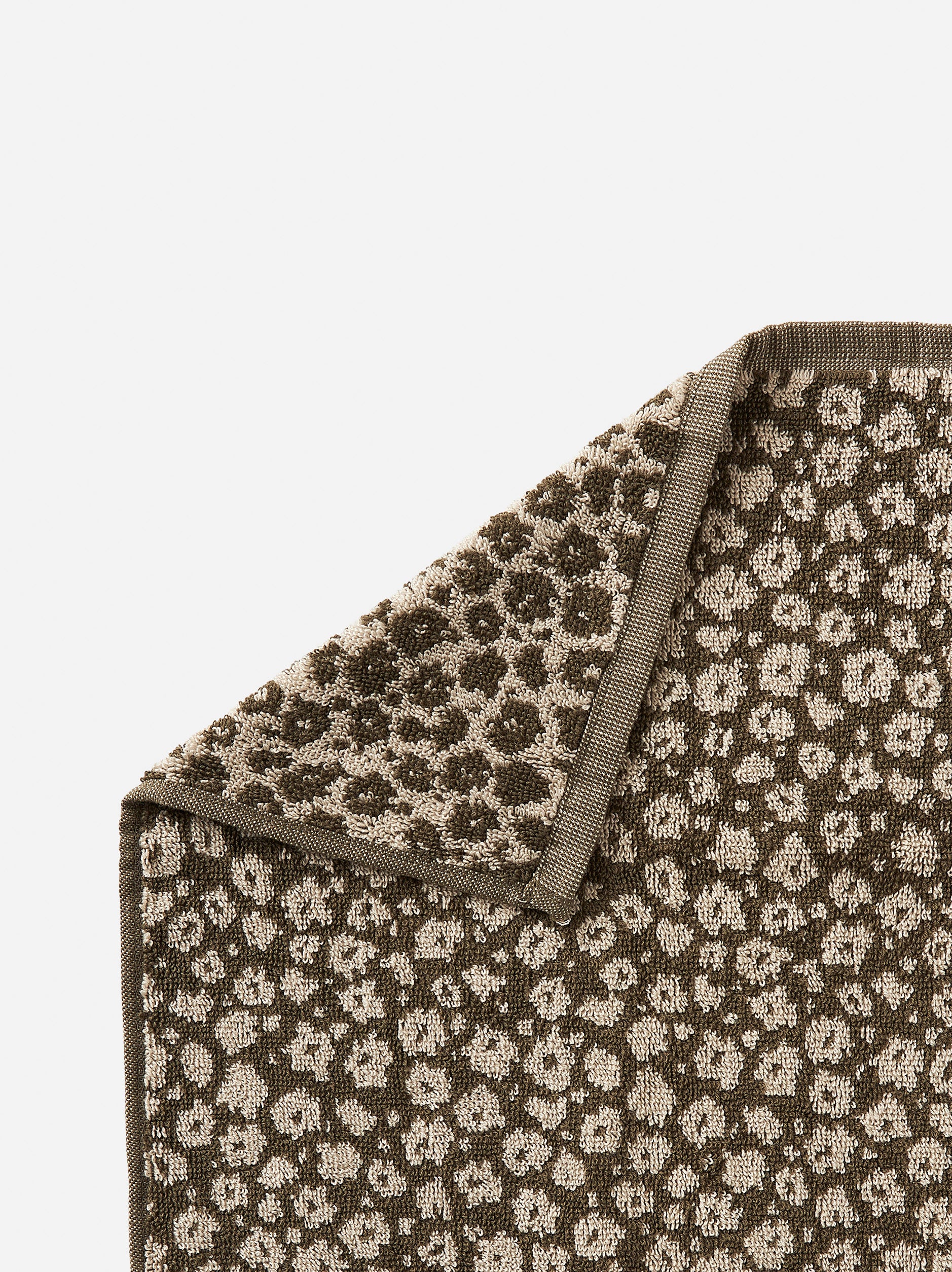 Forget Me Not Cotton Bath Towel Ivy/Oat / Bath Towel