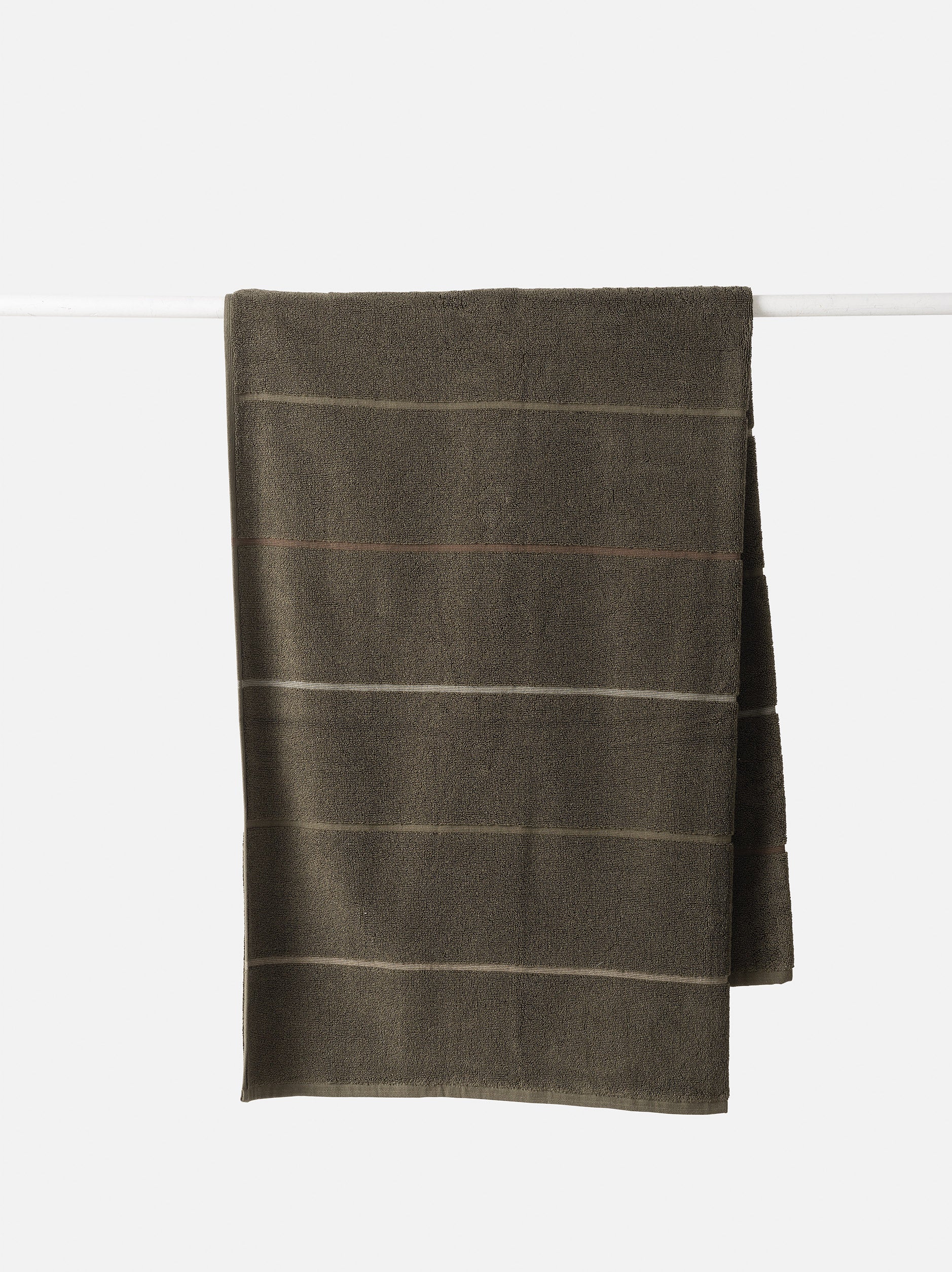 Pia Cotton Bath Towel Ivy/Multi / Bath Towel