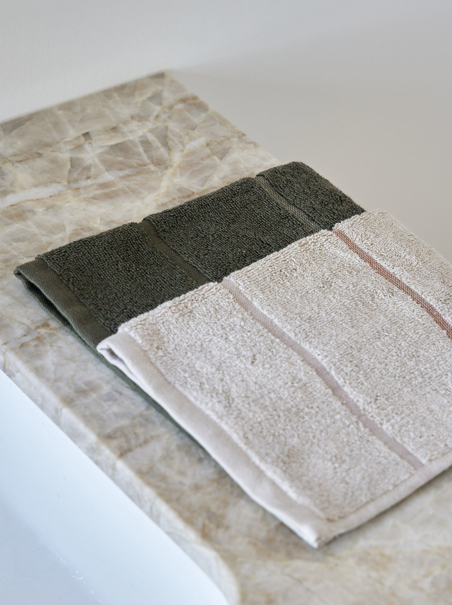 Pia Cotton Face Cloth Ivy/Multi / Face Cloth