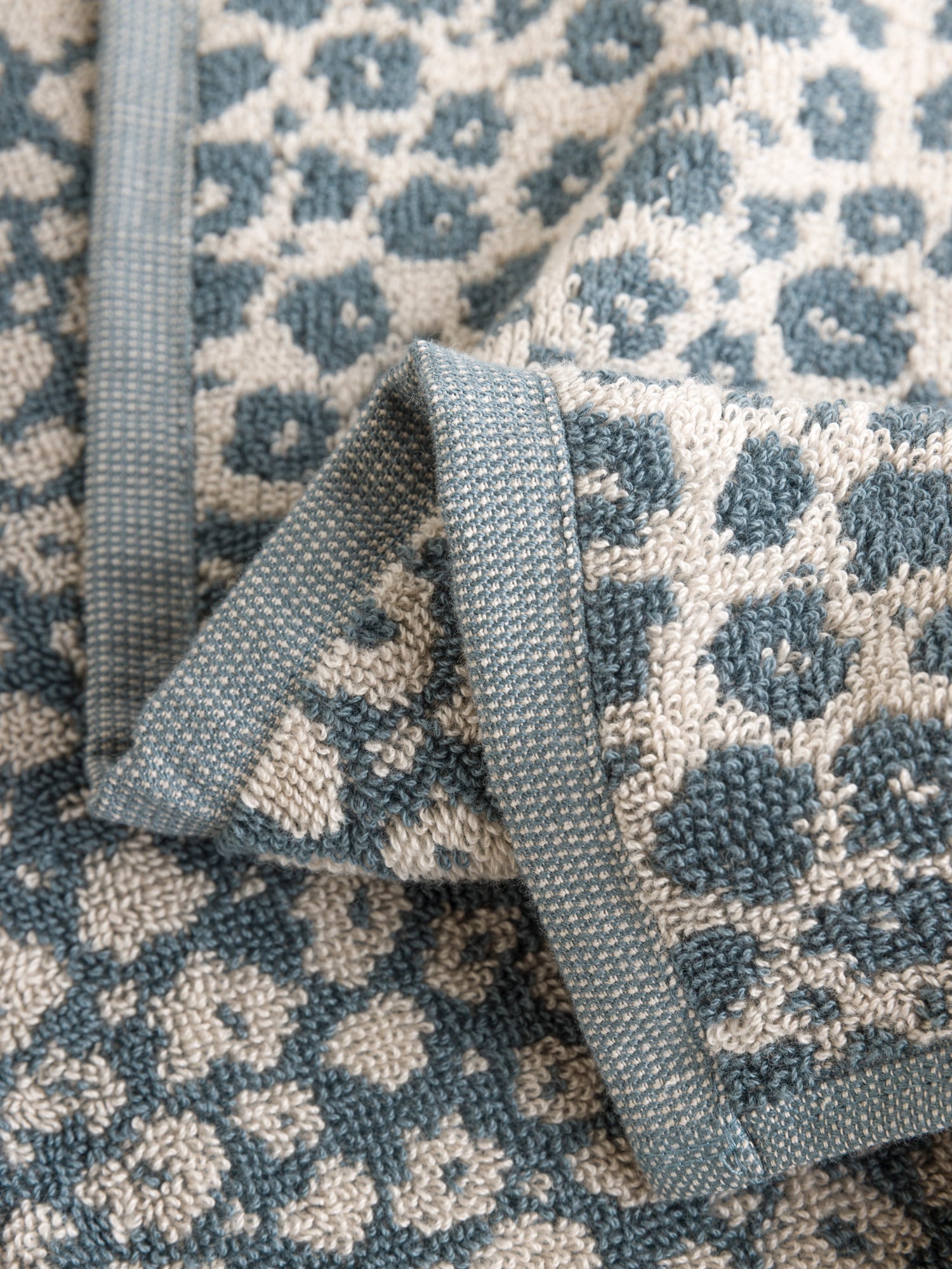Forget Me Not Cotton Bath Towel Range Cod/Oat / Hand Towel