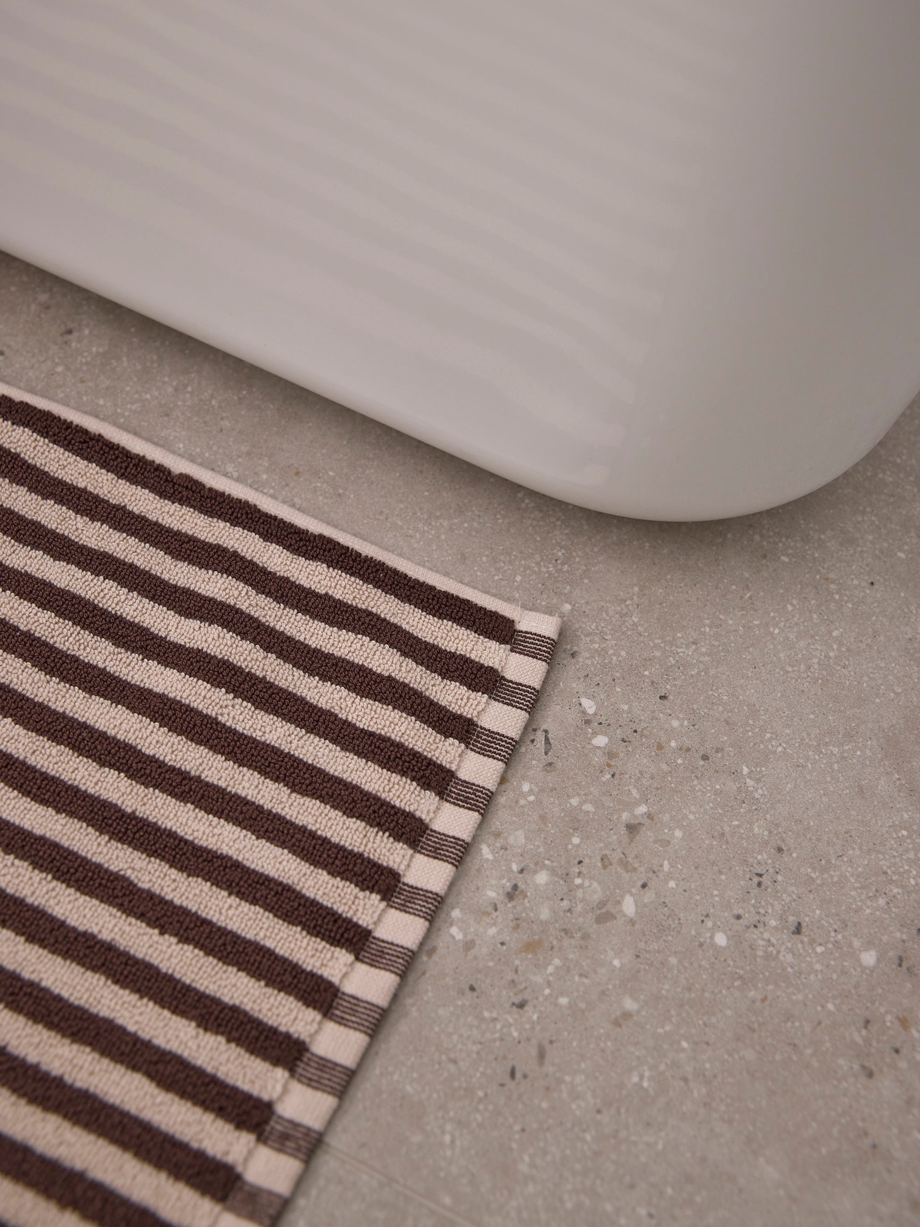 Wide Stripe Cotton Bath Mat Cocoa/Bone / Bath Mat