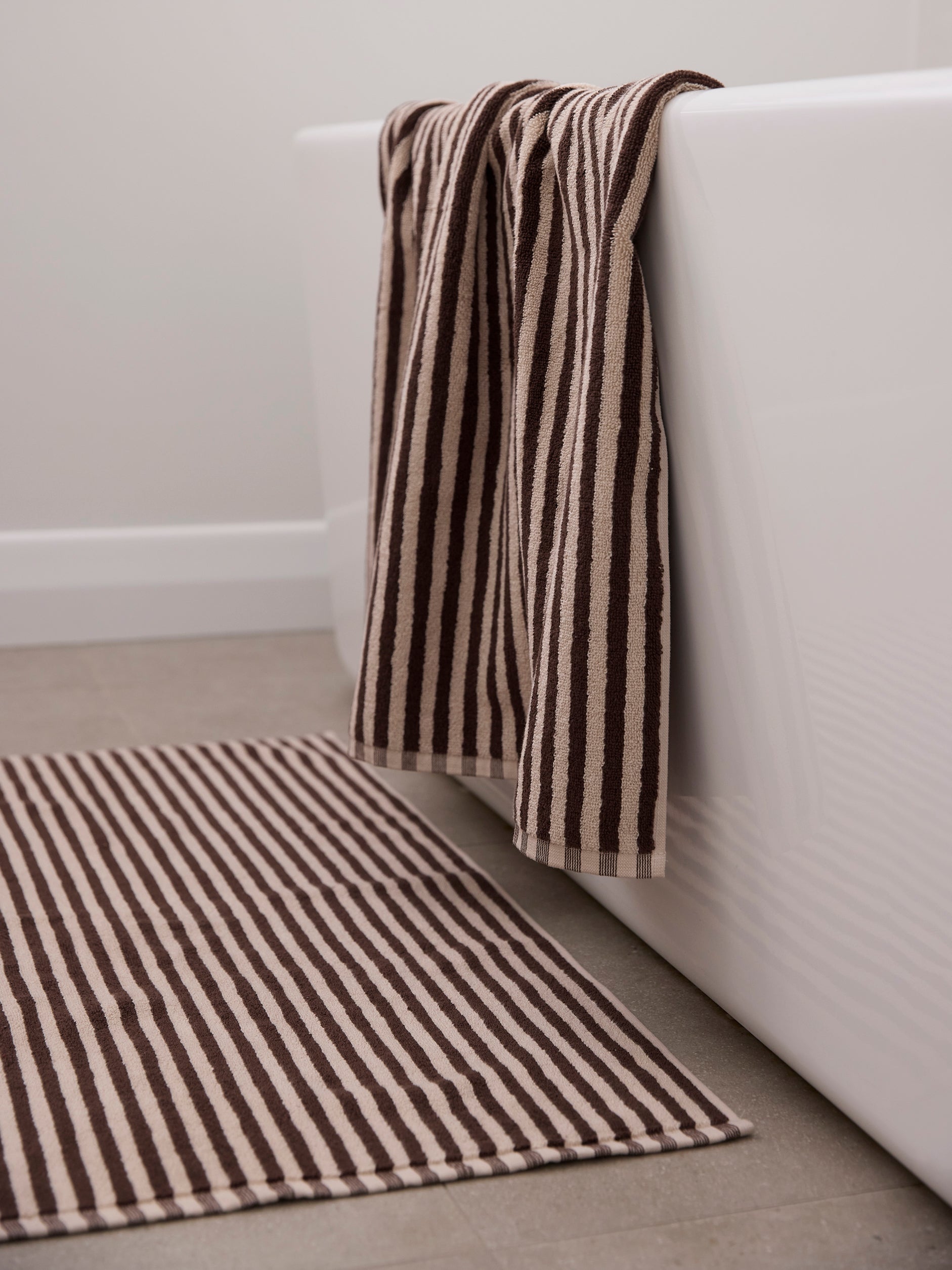 Wide Stripe Cotton Bath Towel Cocoa/Bone / Bath Towel
