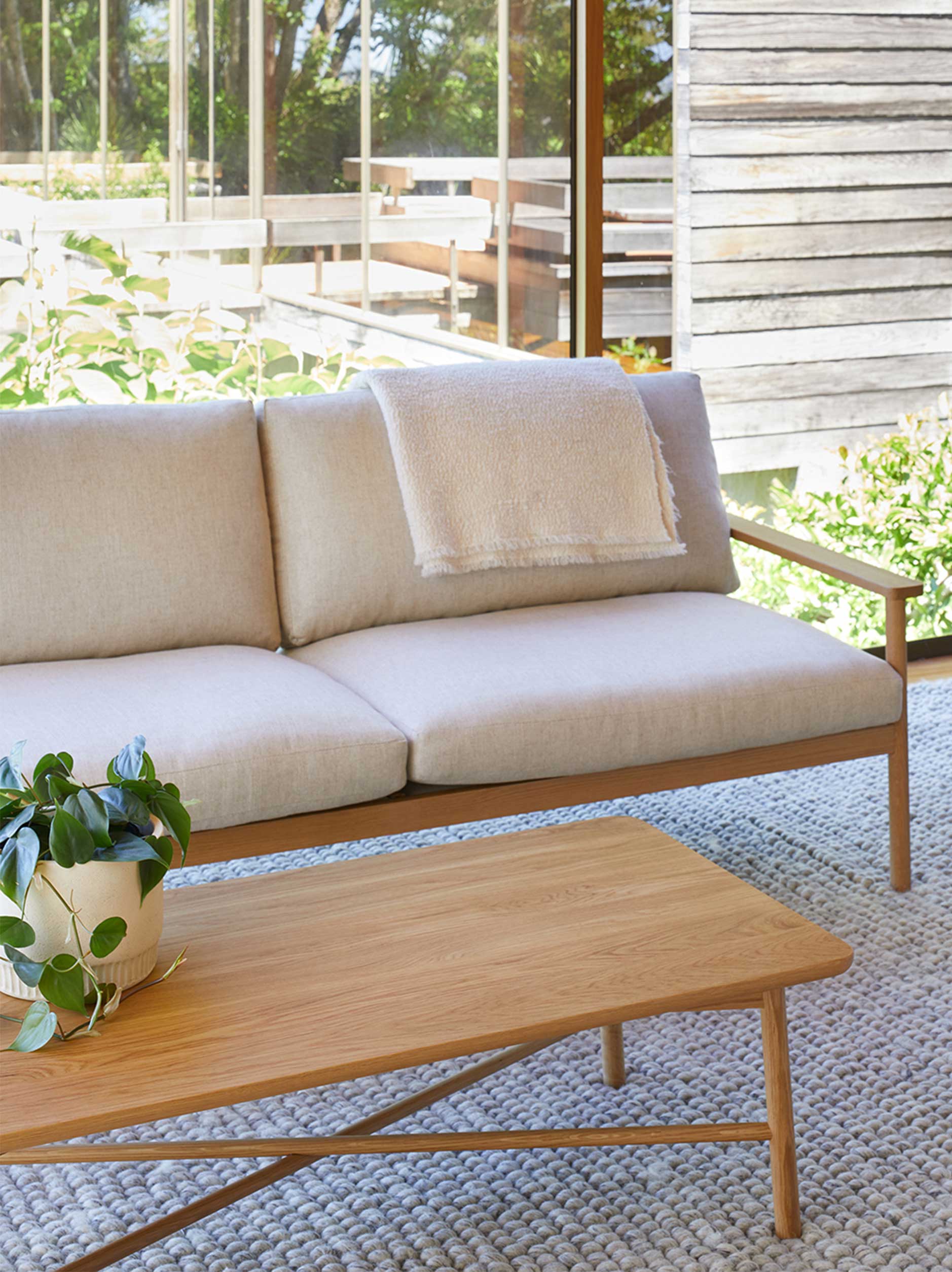 Radial Rectangular Coffee Table Oak / One Size