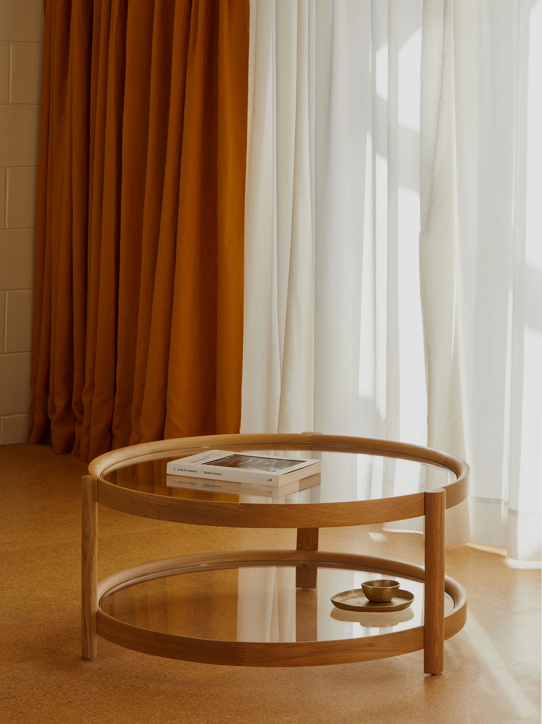 Column Coffee Table Oak/Glass / One Size