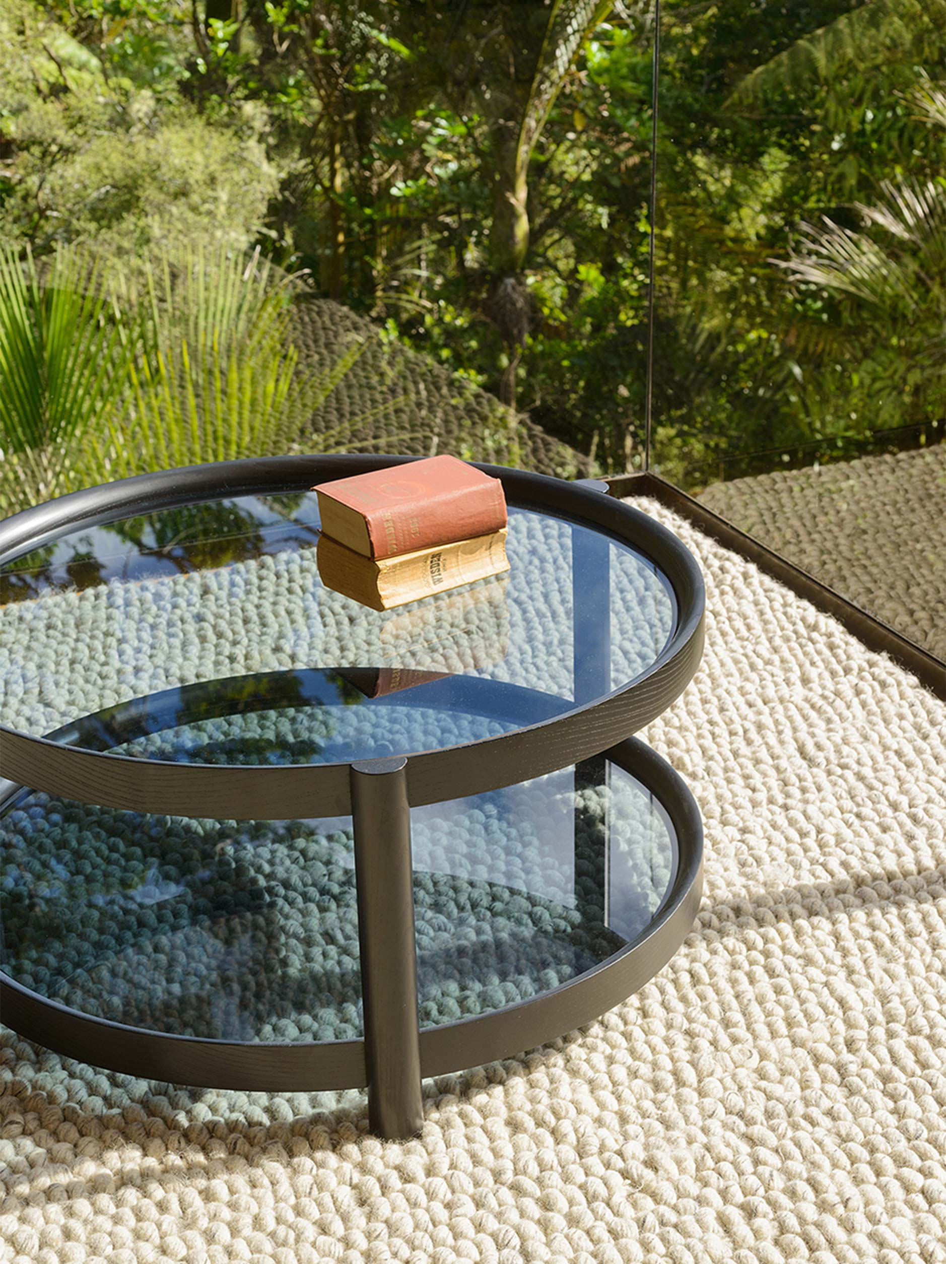 Column Coffee Table Black/Glass / One Size