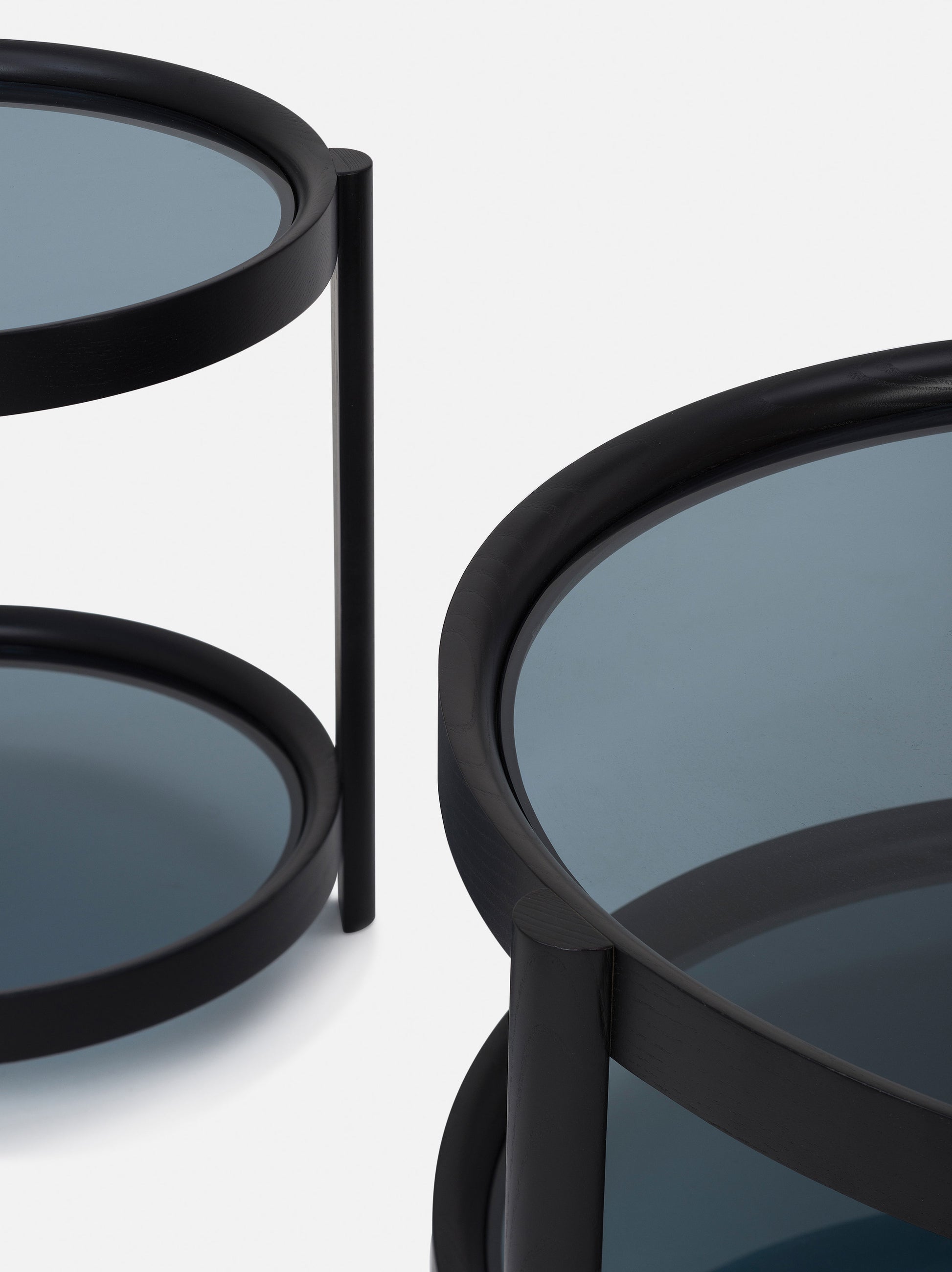 Column Coffee Table Black/Glass / One Size
