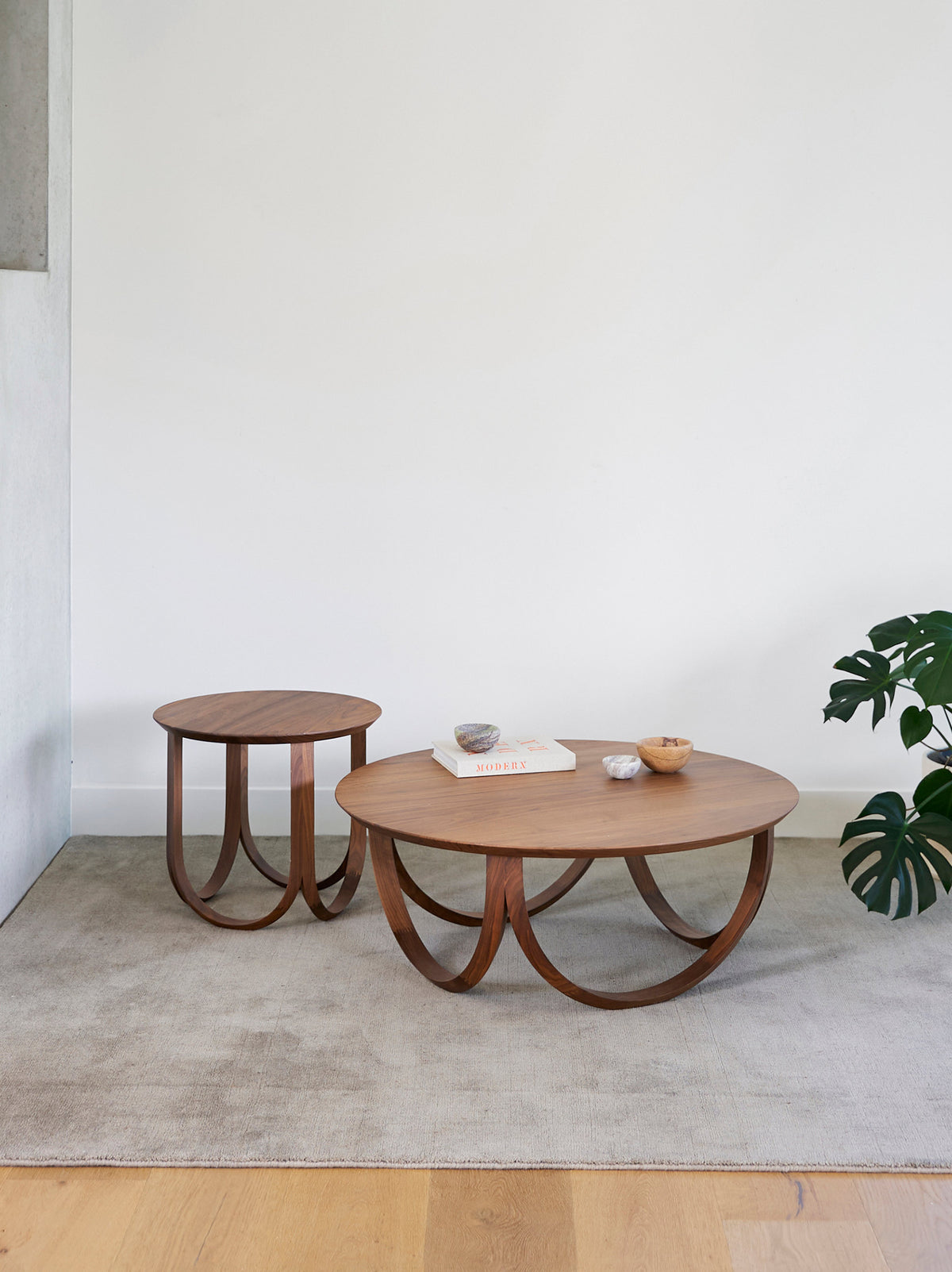 Horizon Side Table Walnut / One Size