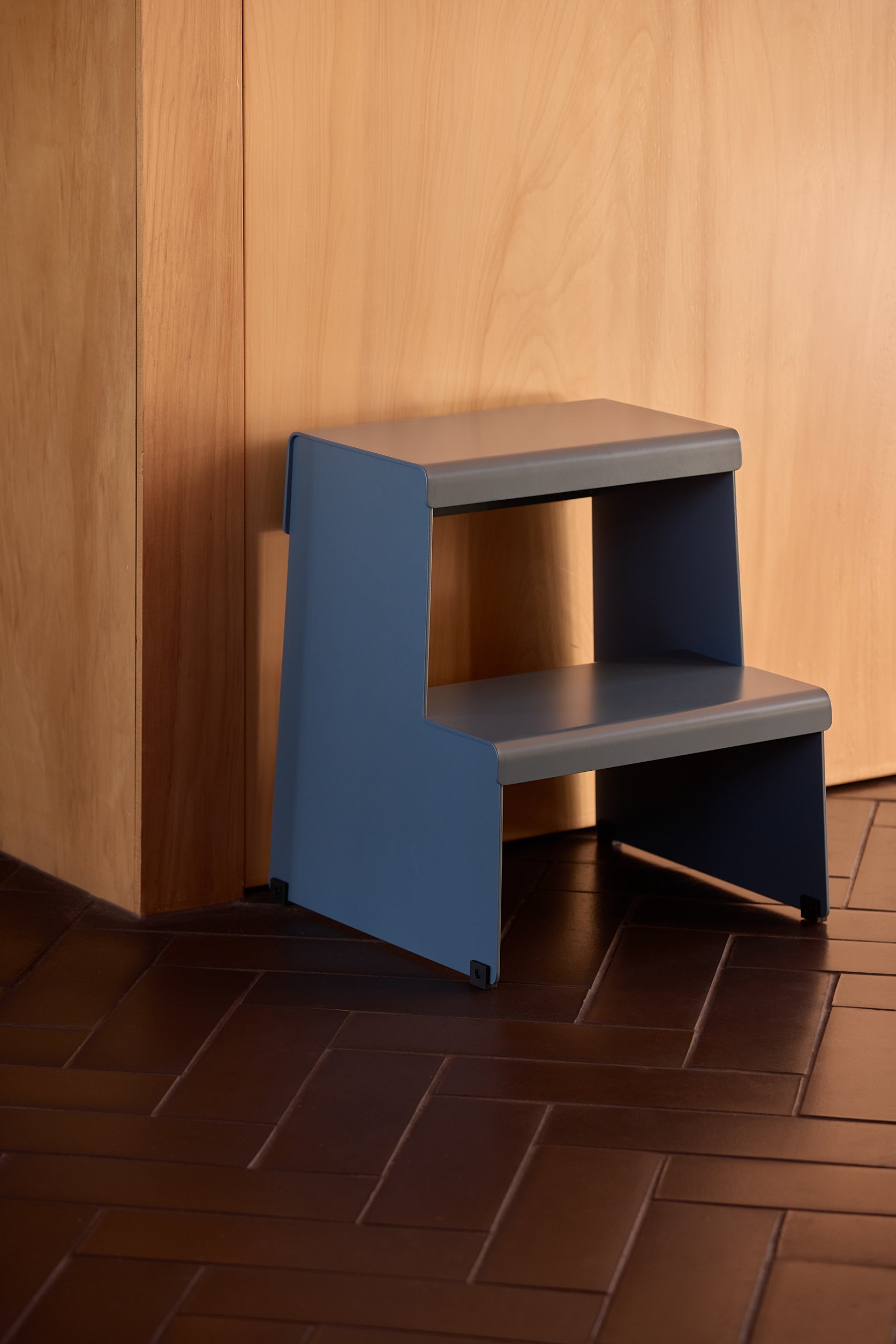Supply Stool Slate / One Size