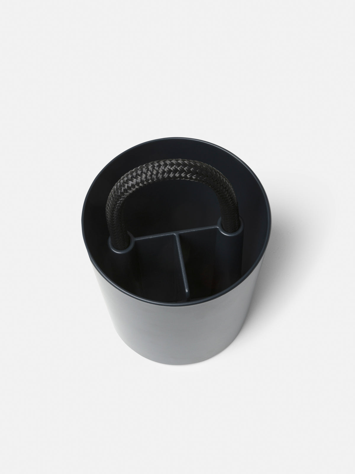 Tether Bucket Black / One Size