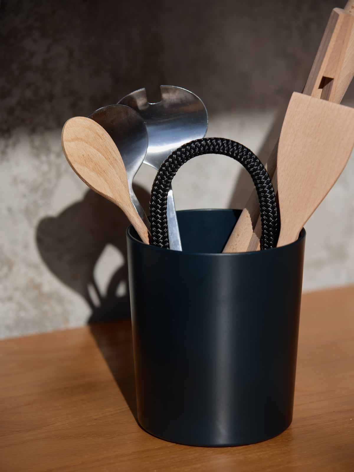 Tether Bucket Black / One Size