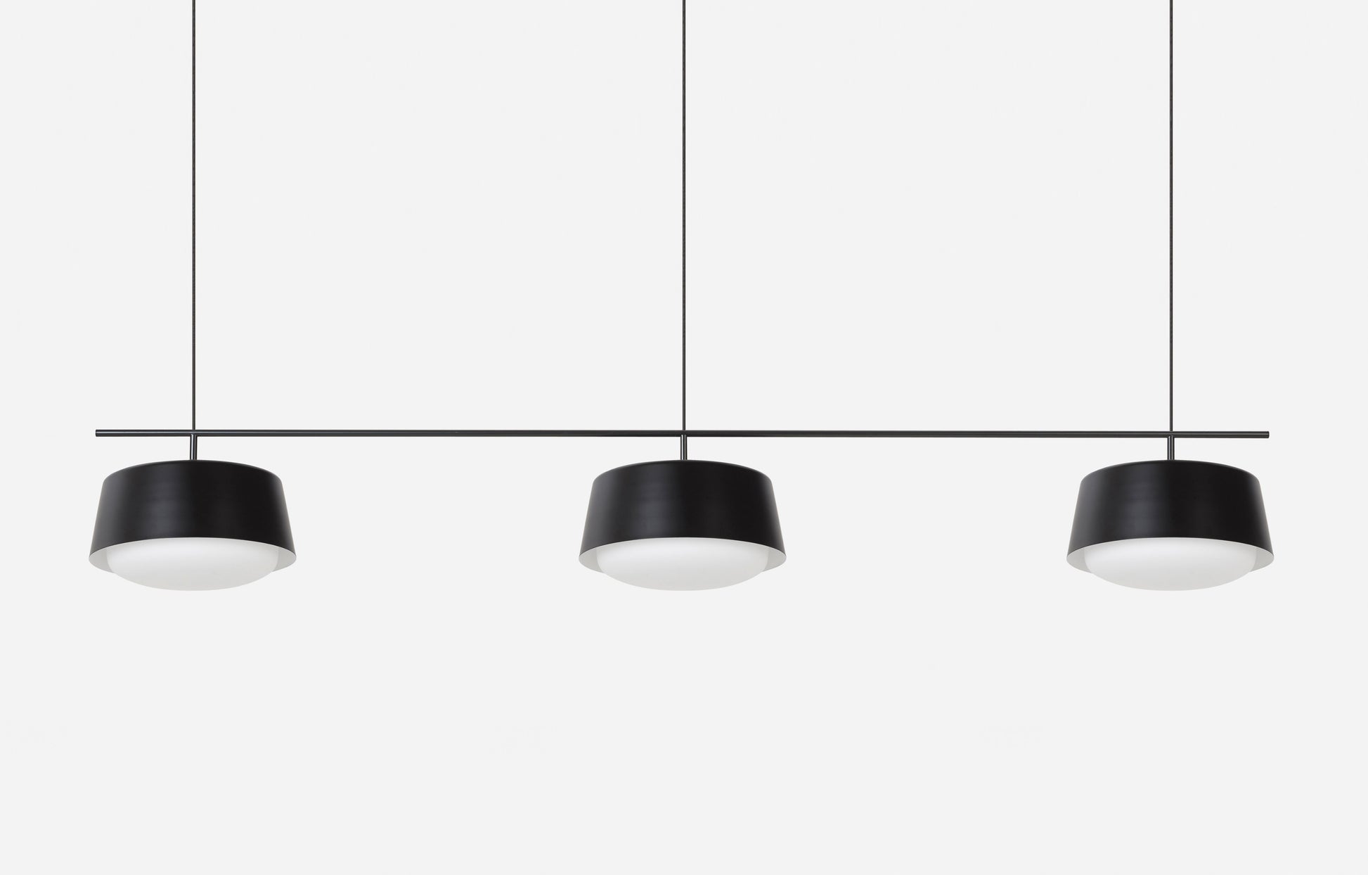 Ellipse Pendant Short Black / Large