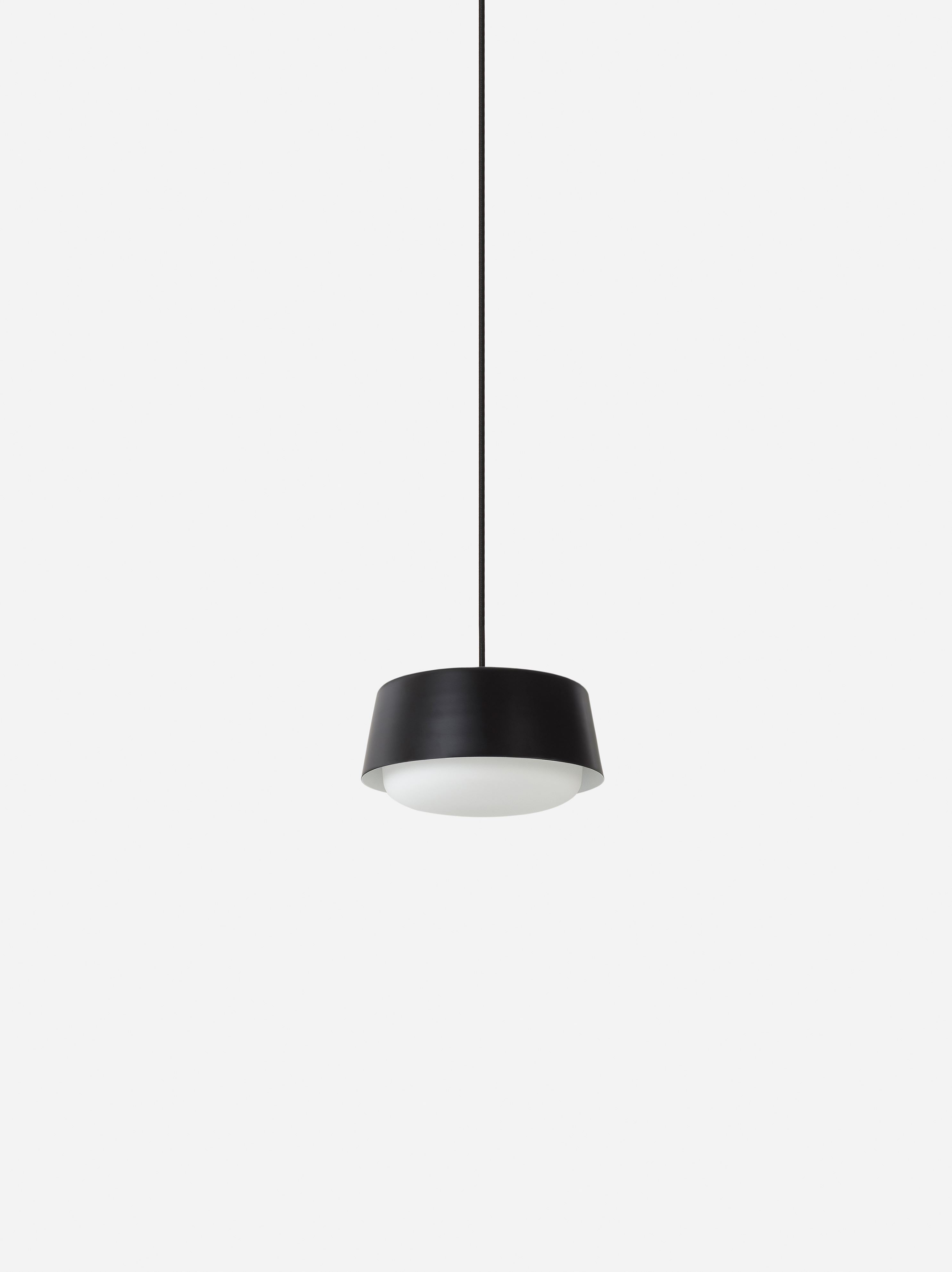Ellipse Pendant Short Black / Small