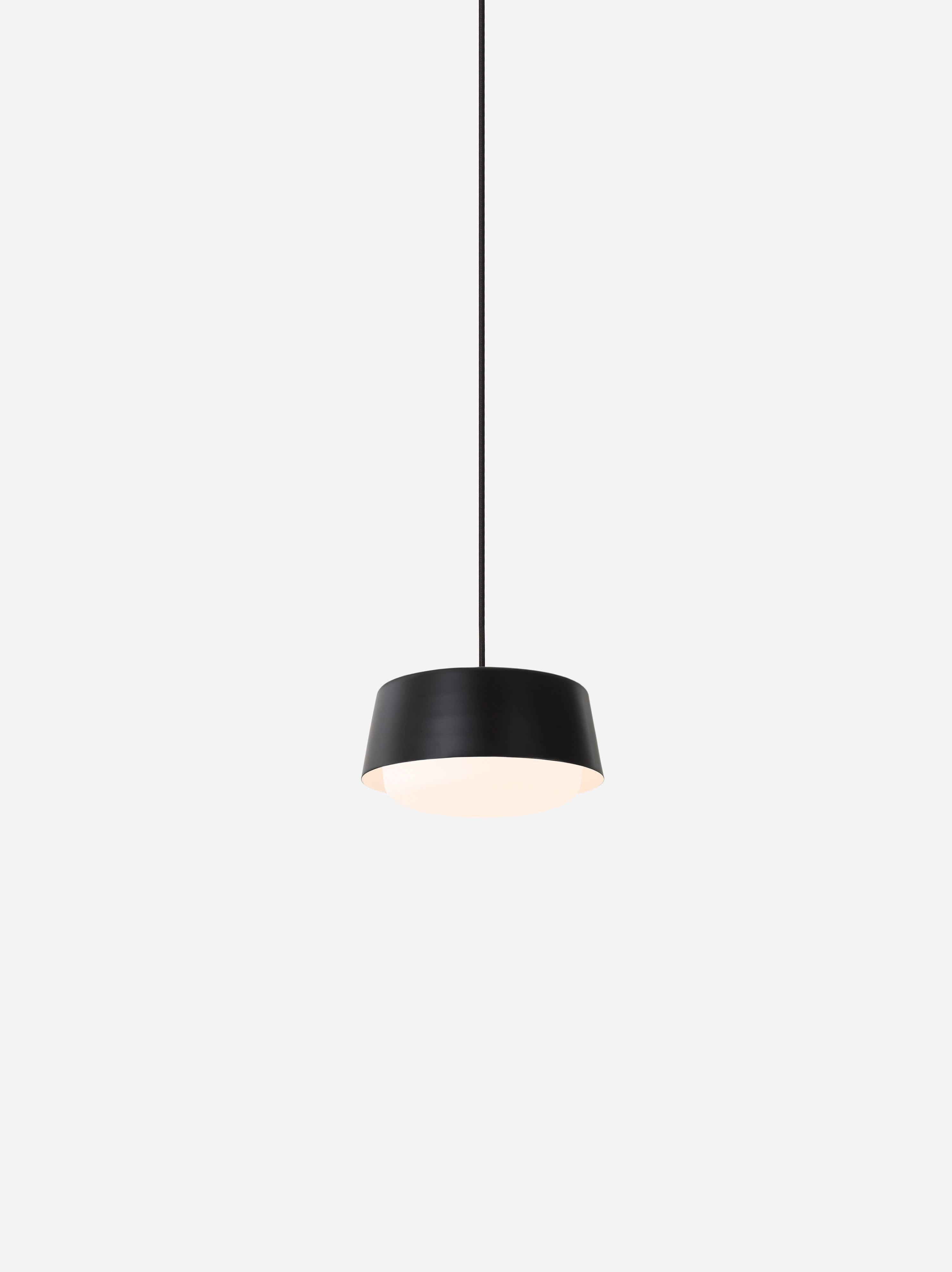 Ellipse Pendant Short Black / Small