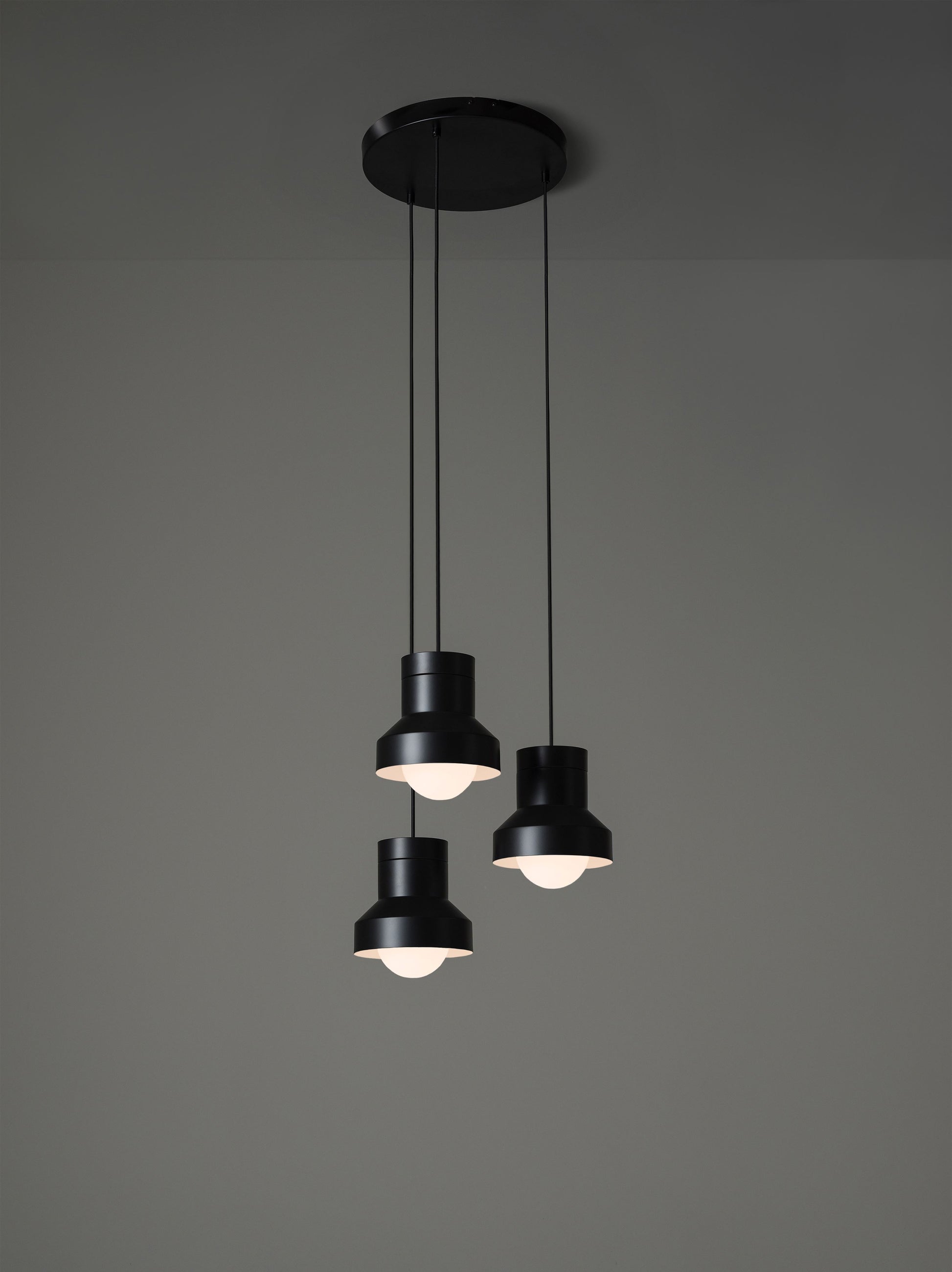 Pendant 45 Rose Black / One Size