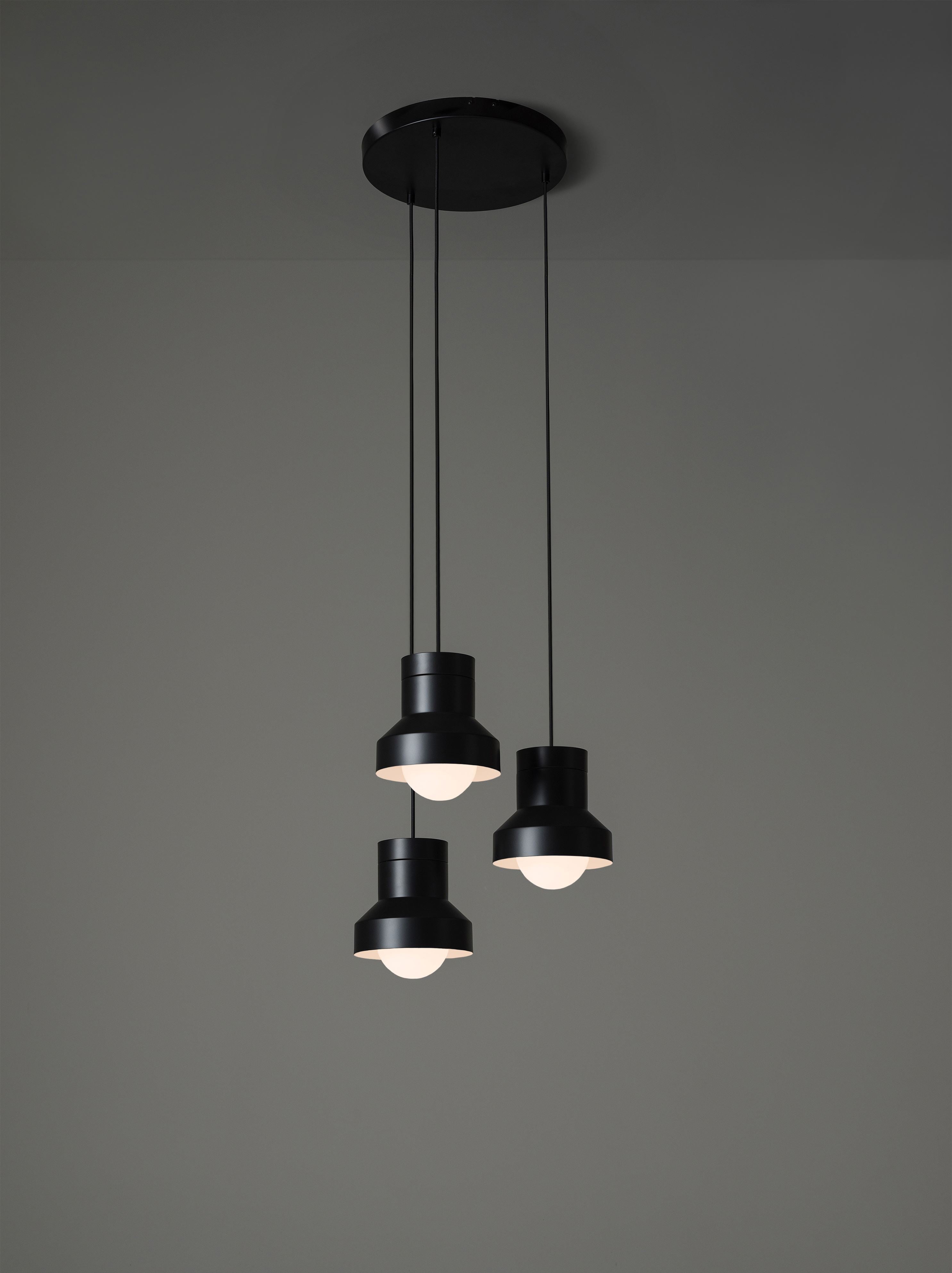 Pendant 45 Rose Black / One Size