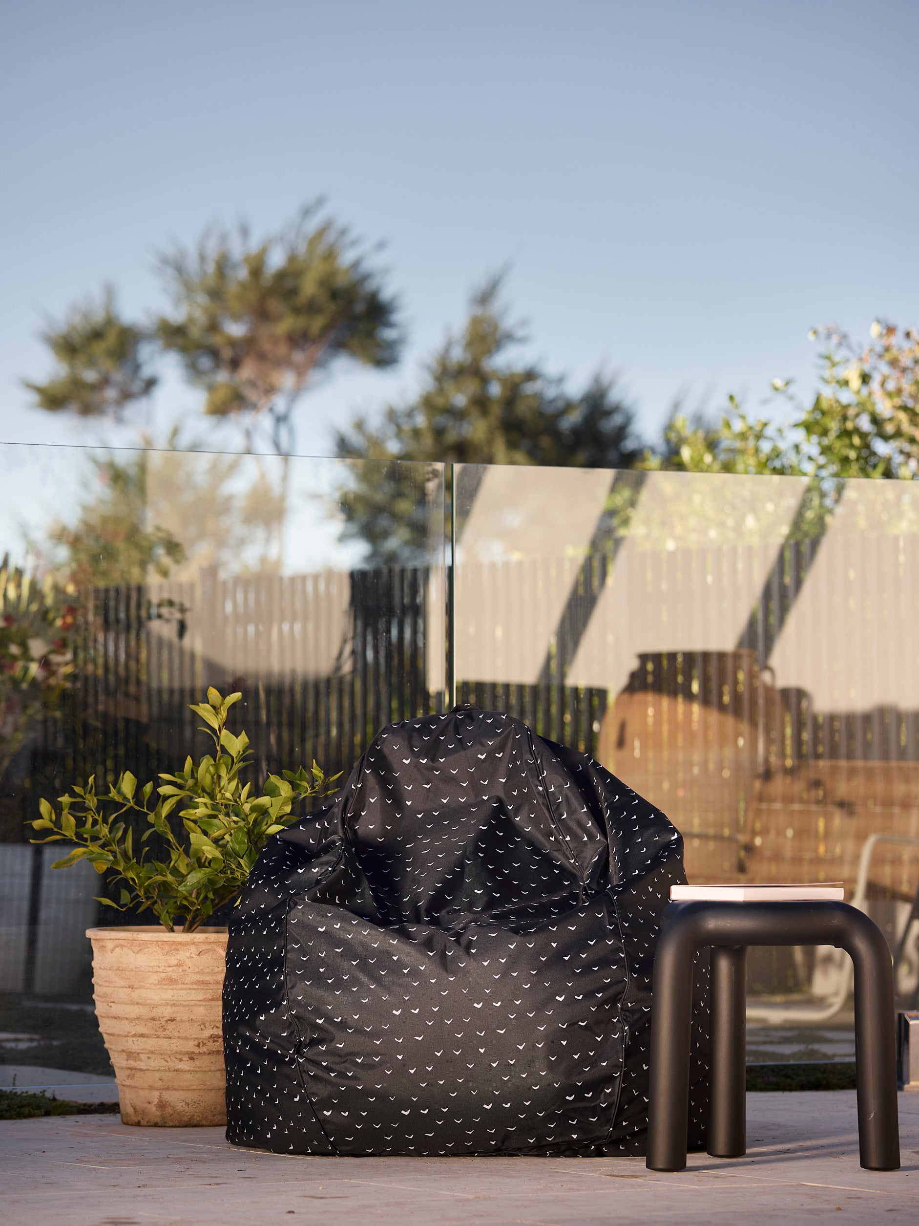 Tick Bean Bag Black/Bone / 300L