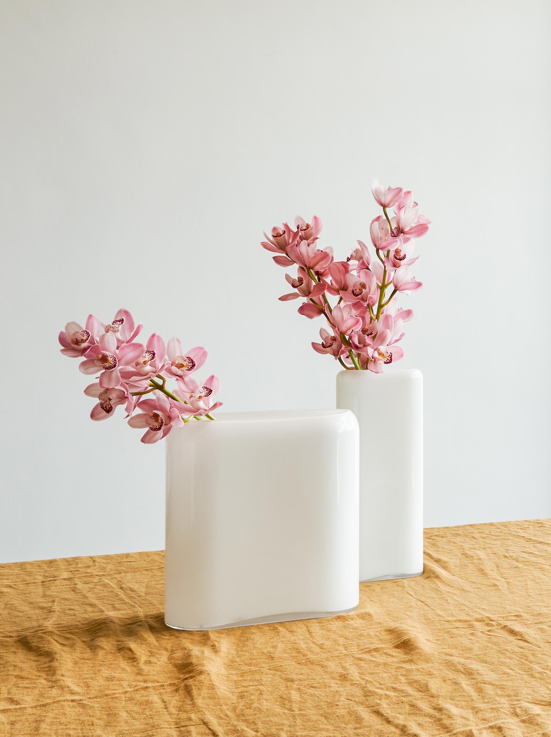 Nude Layers Vase Opal White / Medium