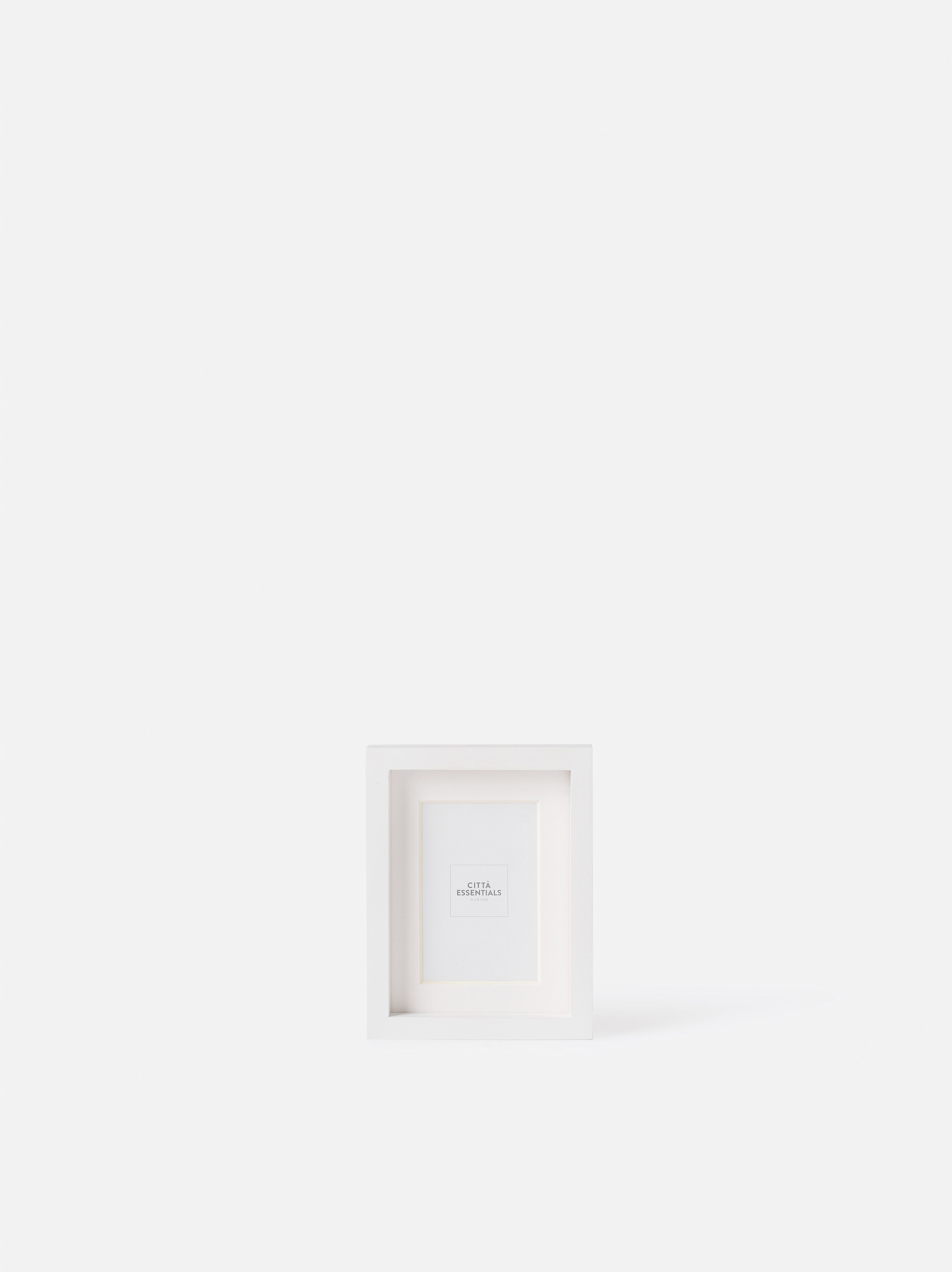 Edge Frame White / Photo 4x6 Small
