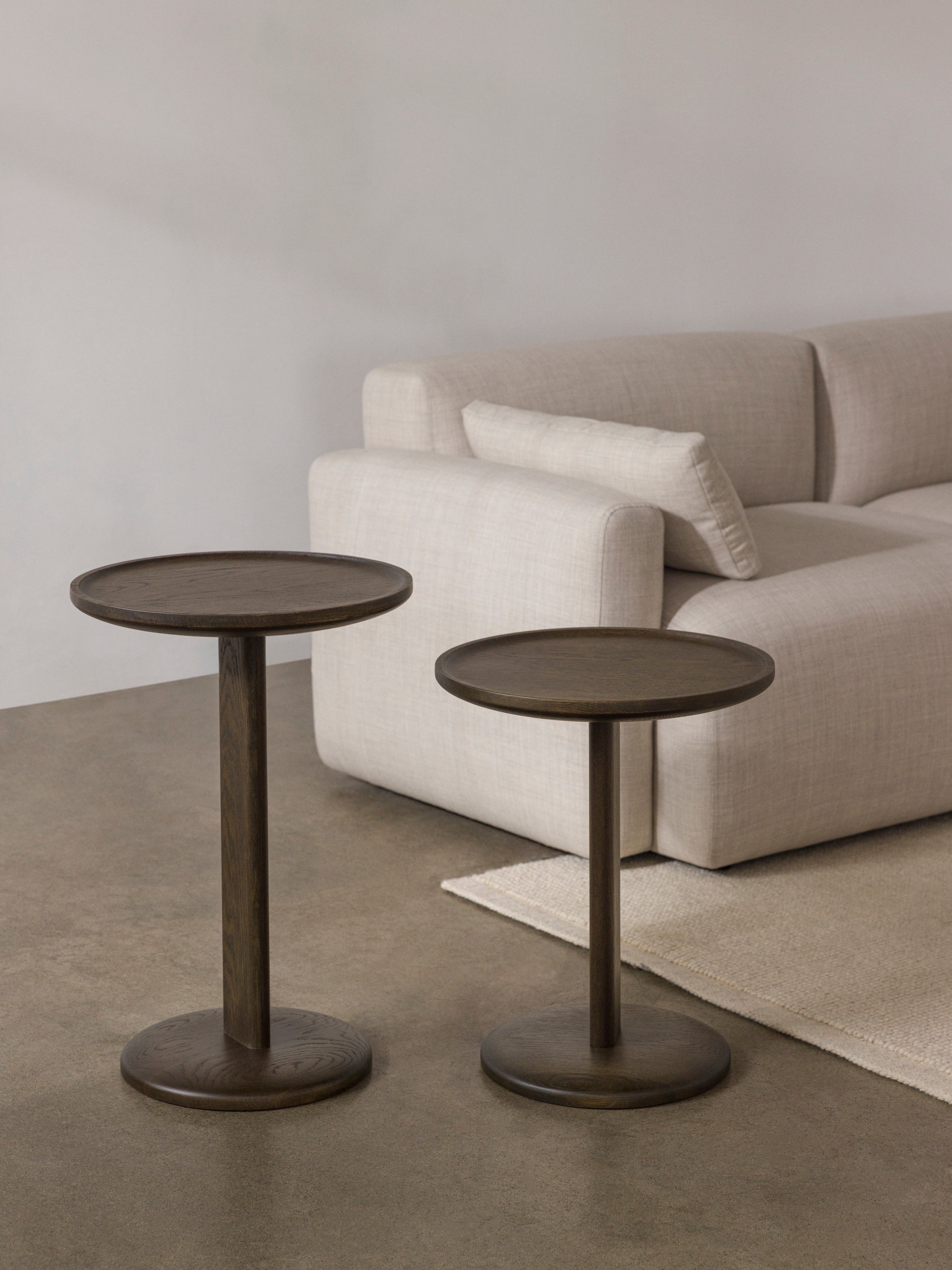 Lily Side Table Smoked Oak / Medium