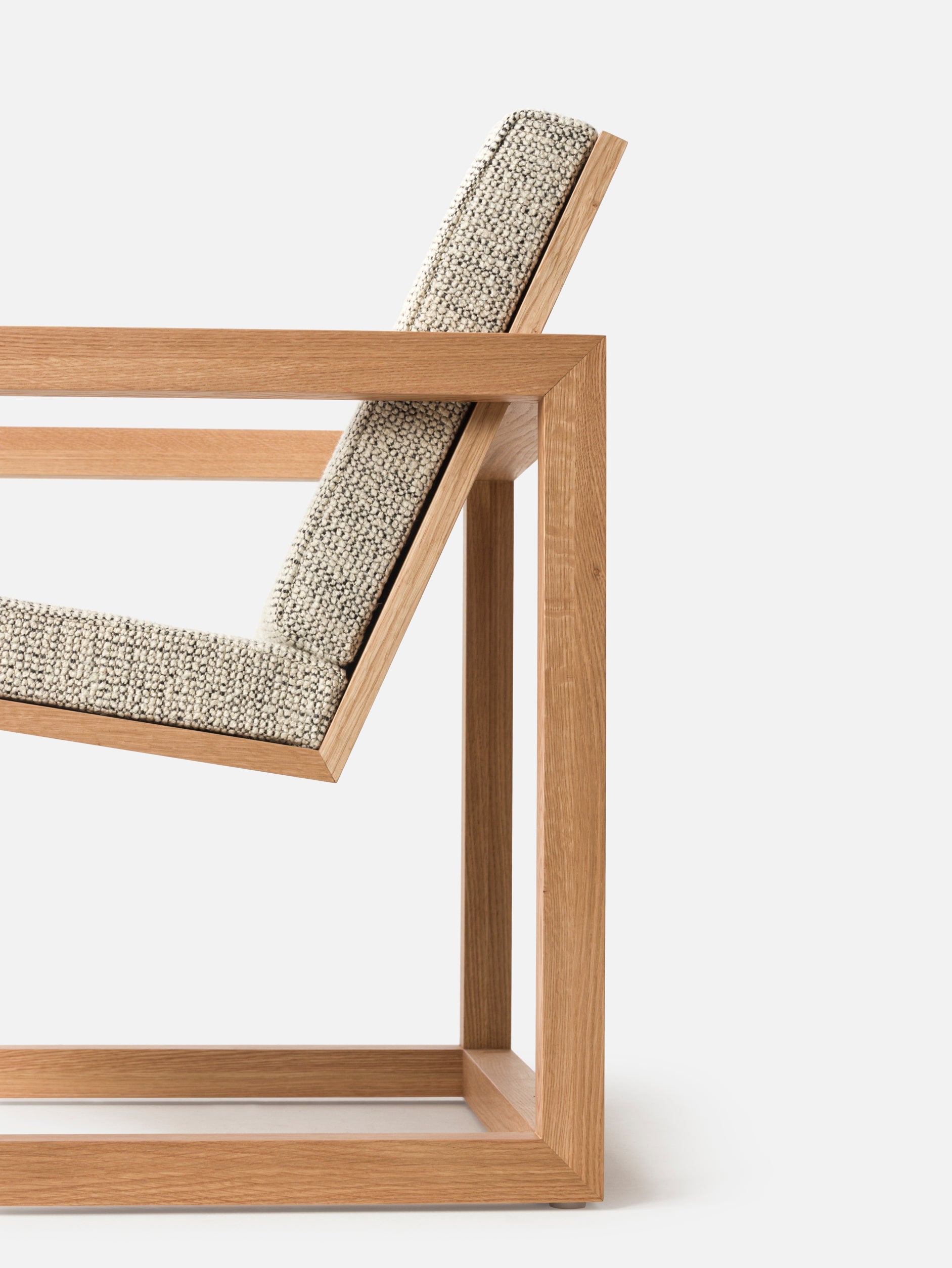 Framed Armchair Oak/Granite None / None